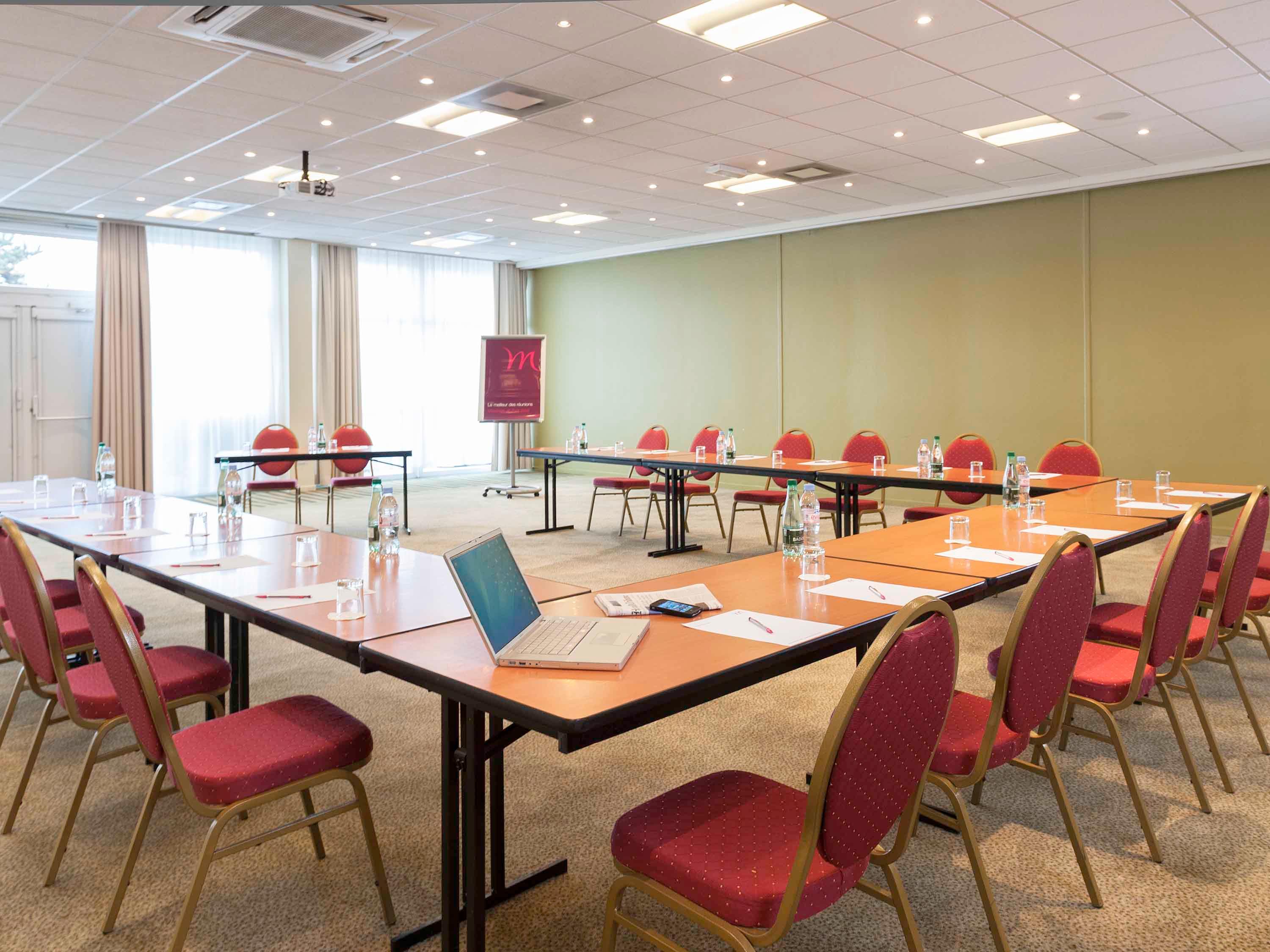 Mercure Paris Le Bourget Hotel - photo