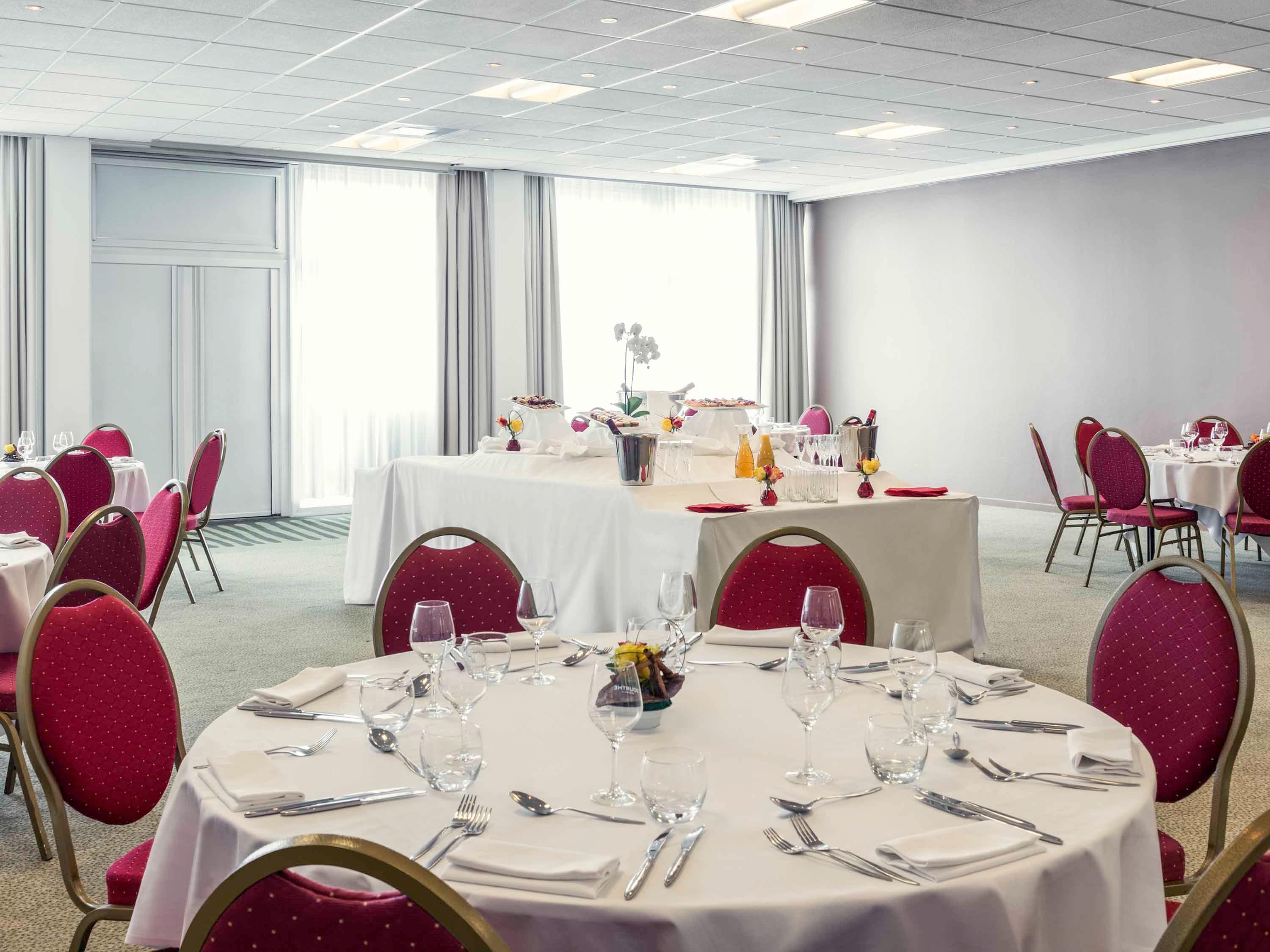 Mercure Paris Le Bourget Hotel - photo