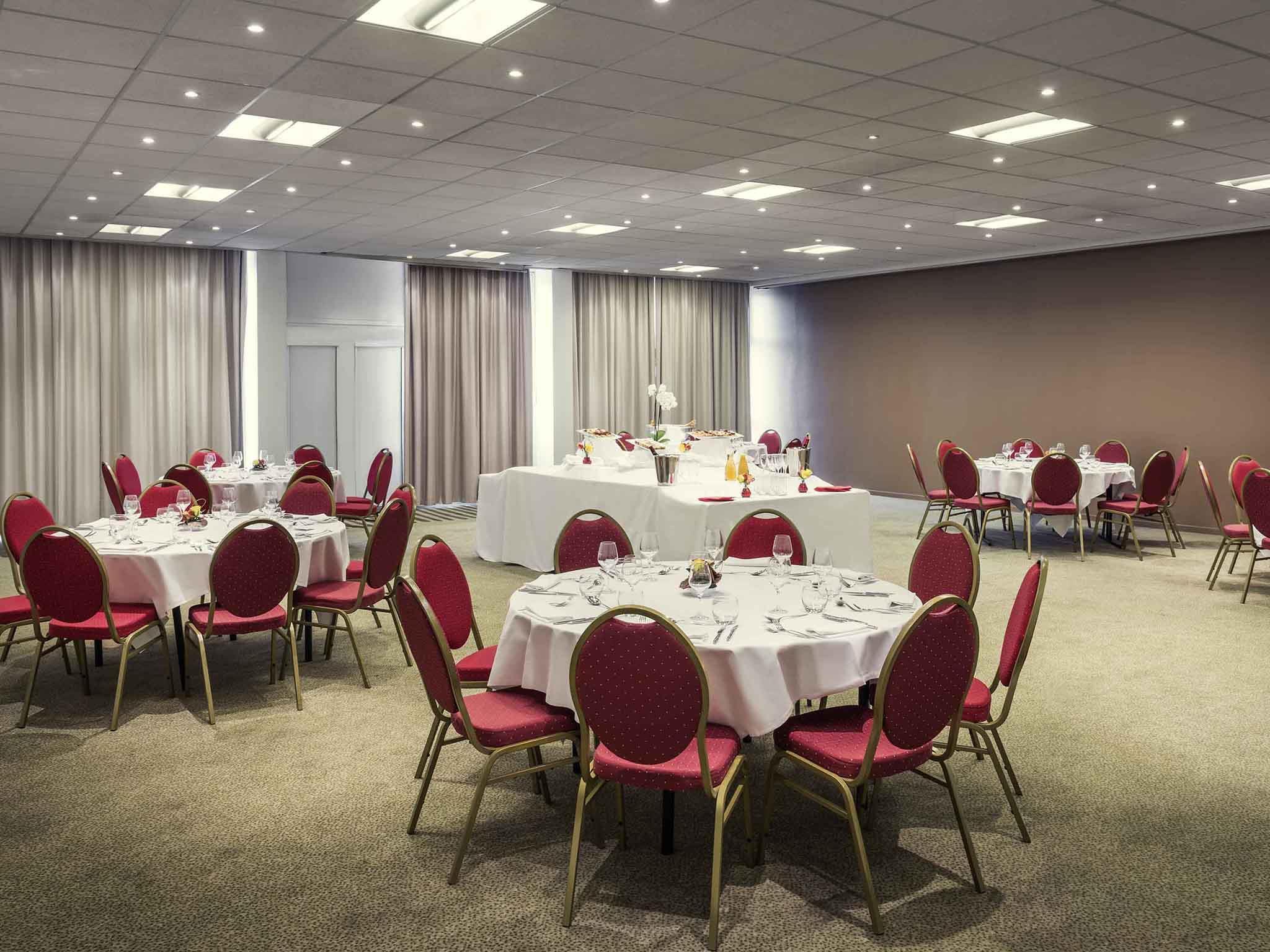 Mercure Paris Le Bourget Hotel - photo