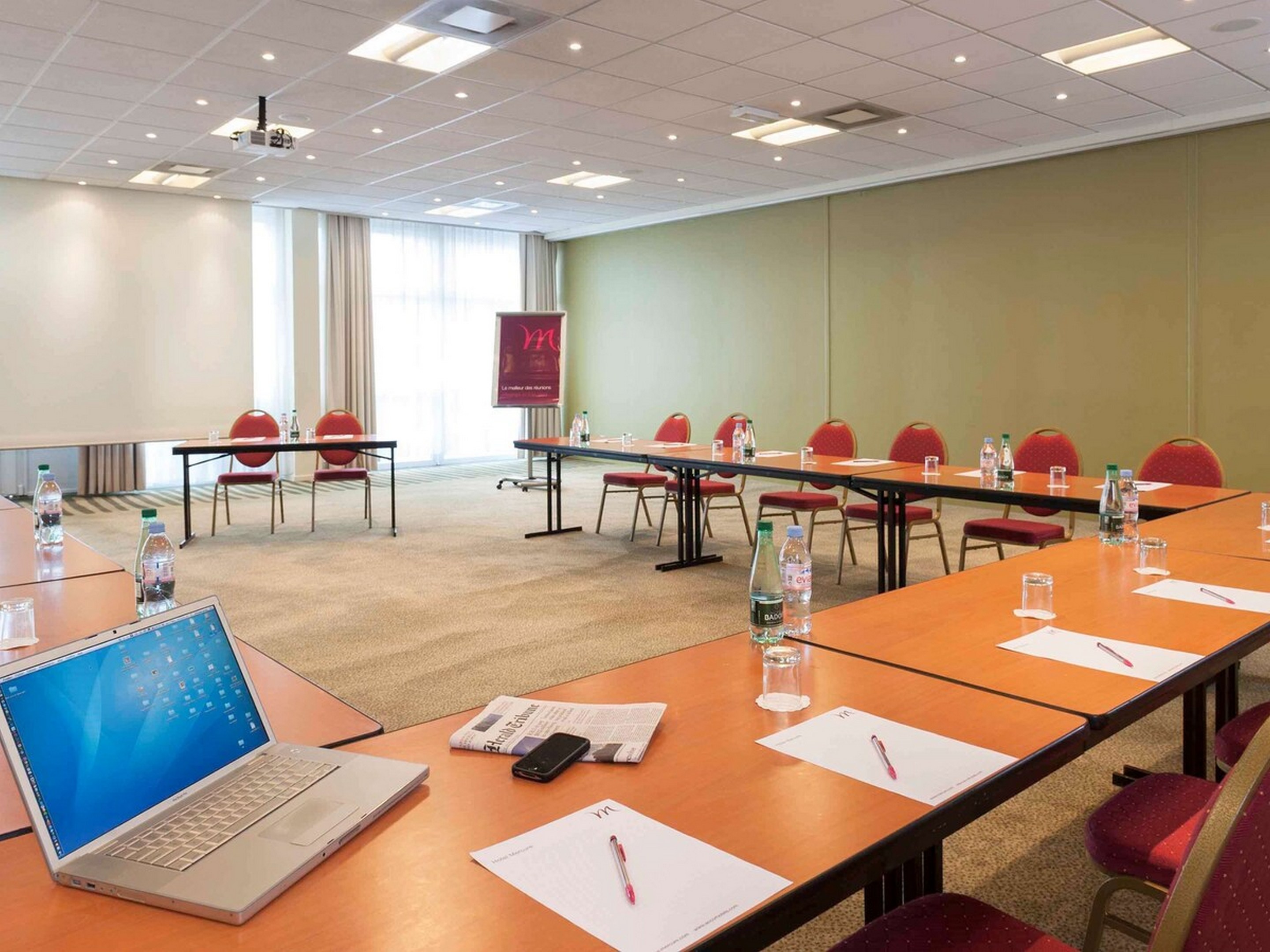 Mercure Paris Le Bourget Hotel - photo