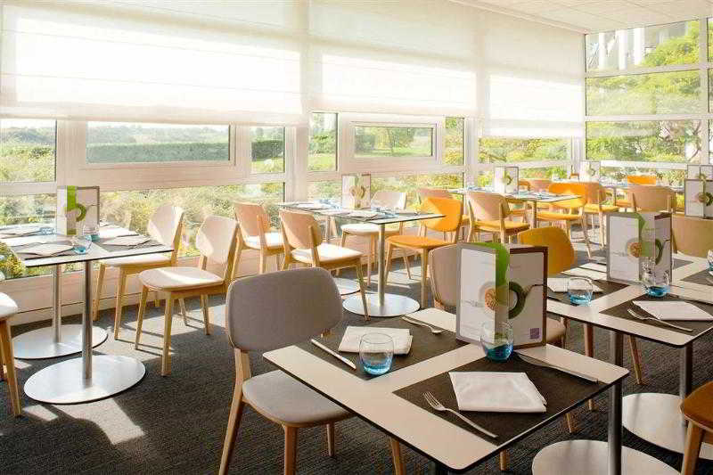 Novotel Saint-Quentin en...