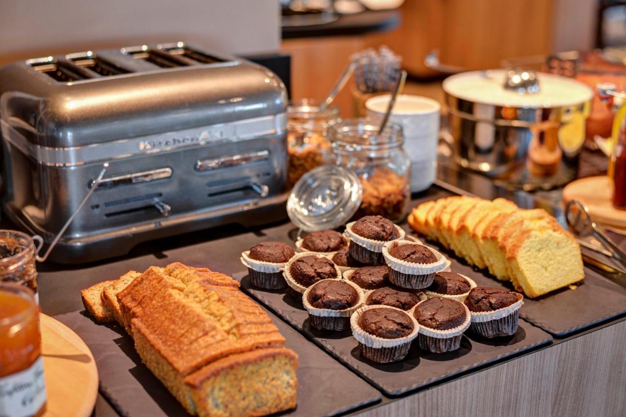 Novotel Paris Suresnes...