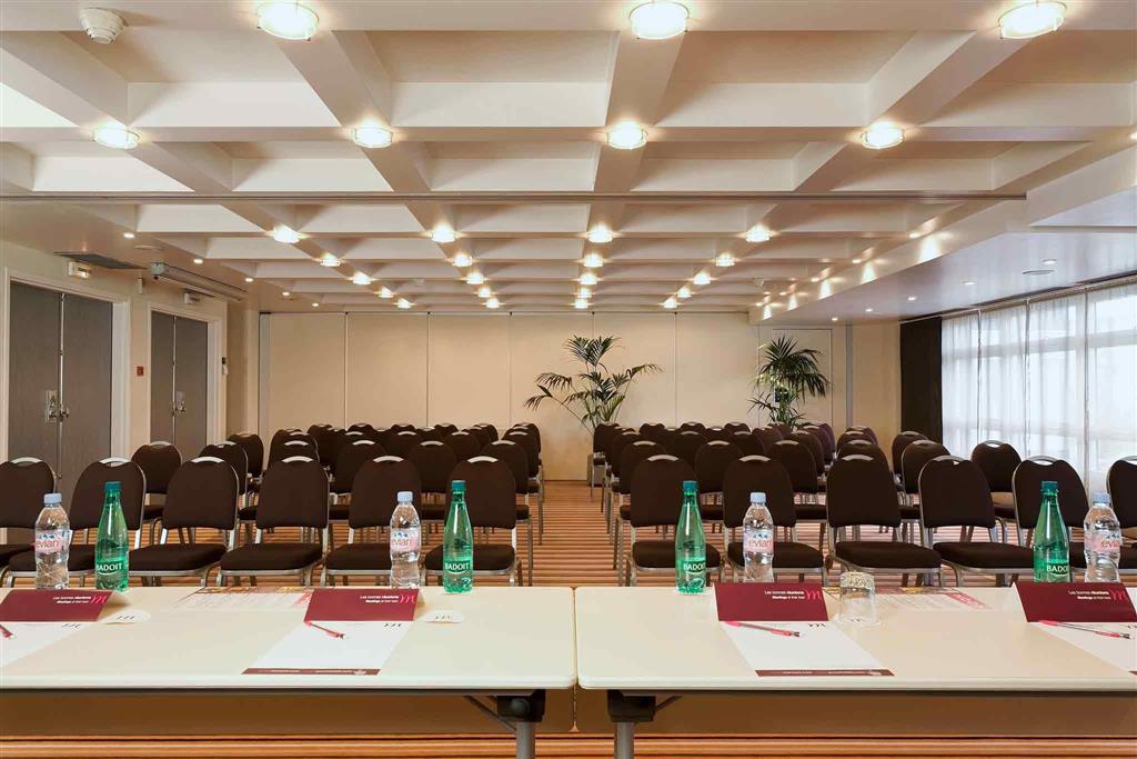 Hôtel Mercure Paris Massy Gare TGV - photo