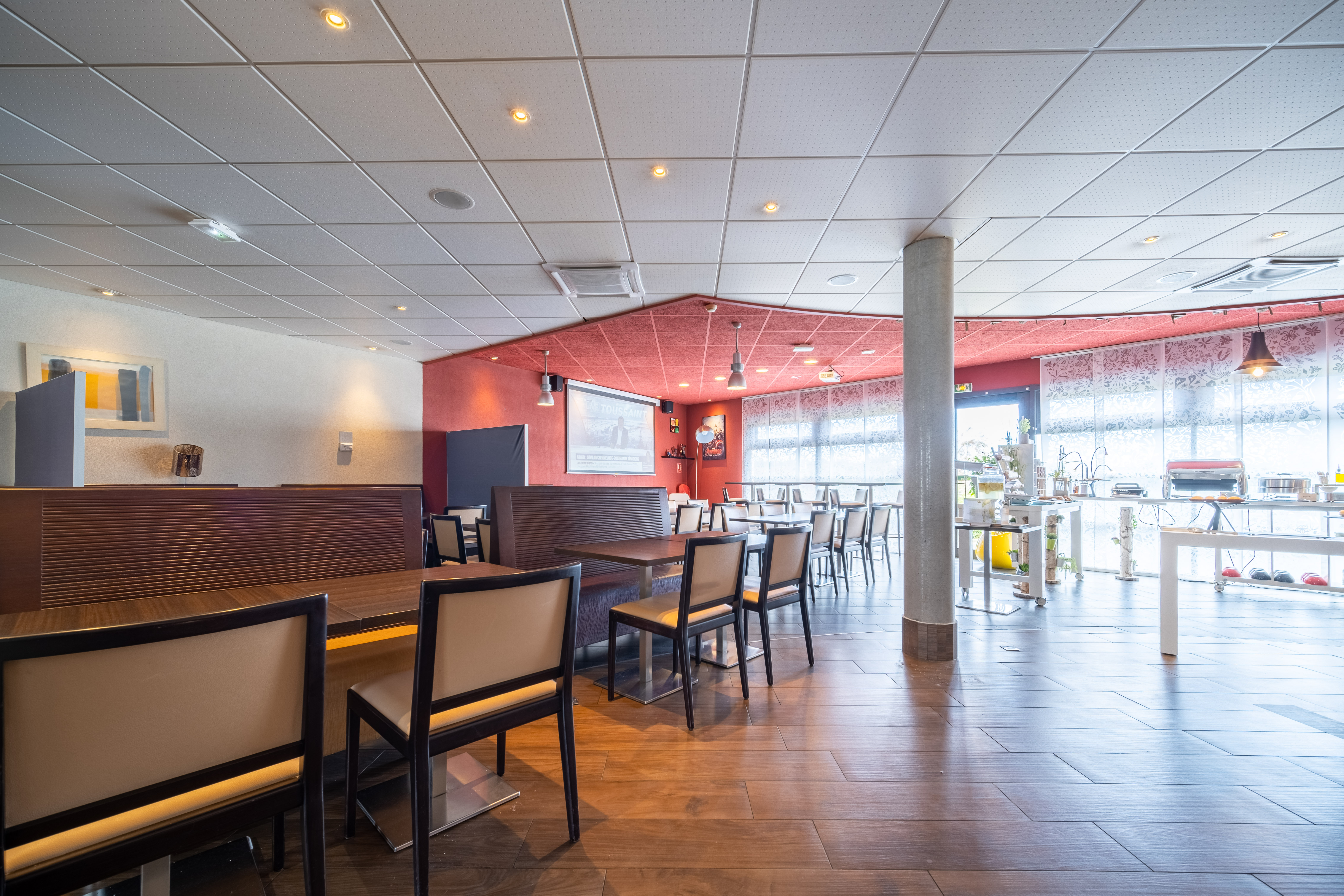 B&B HOTEL Calais Terminal Cité de l'Europe 4 Etoil