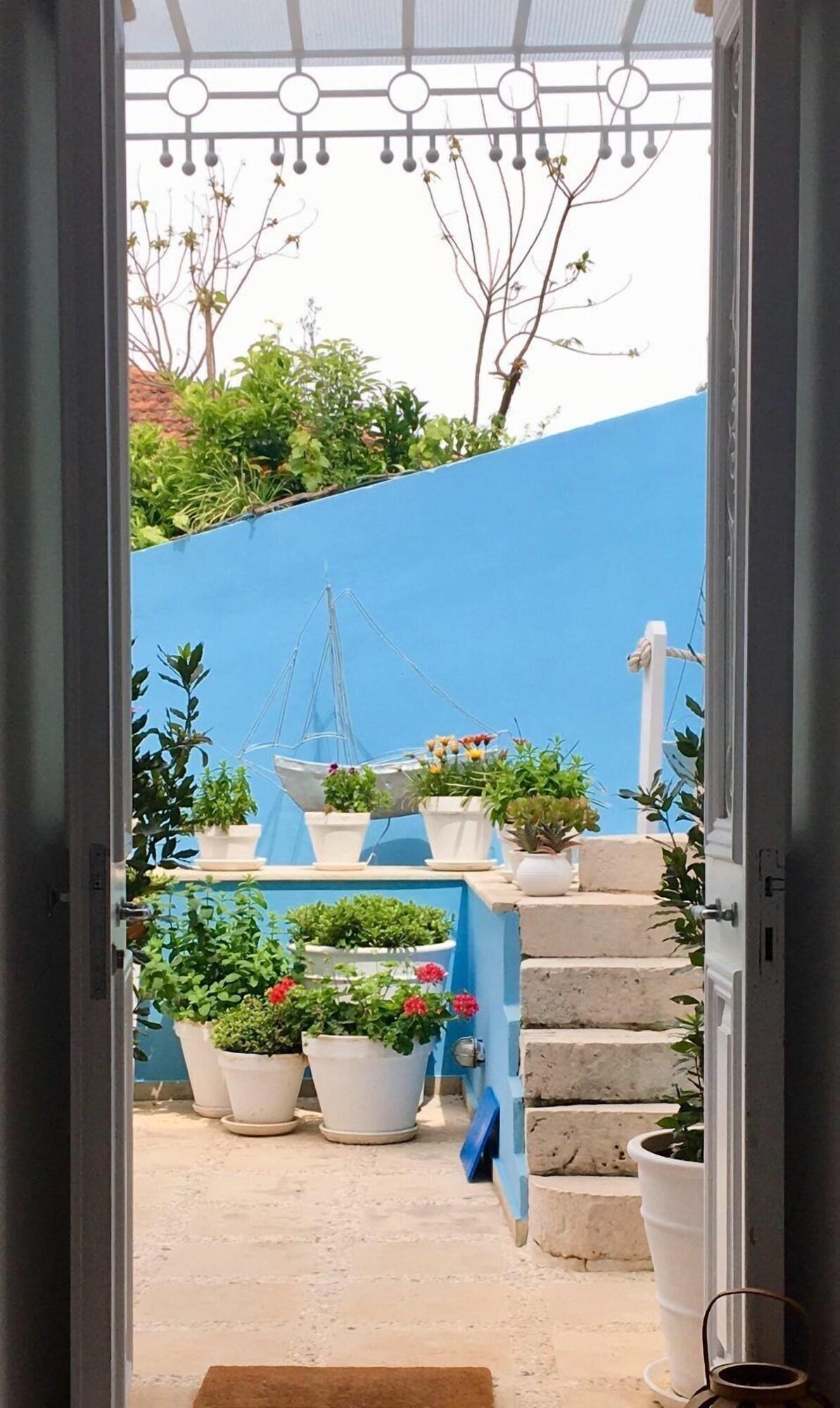 Perantzada Hotel by null