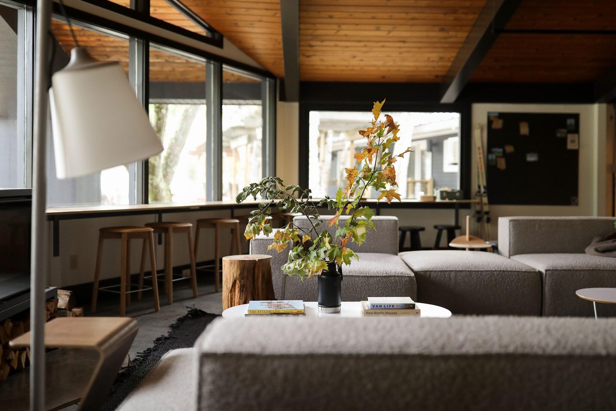 Tã¤lta Lodge, A Bluebird By Lark