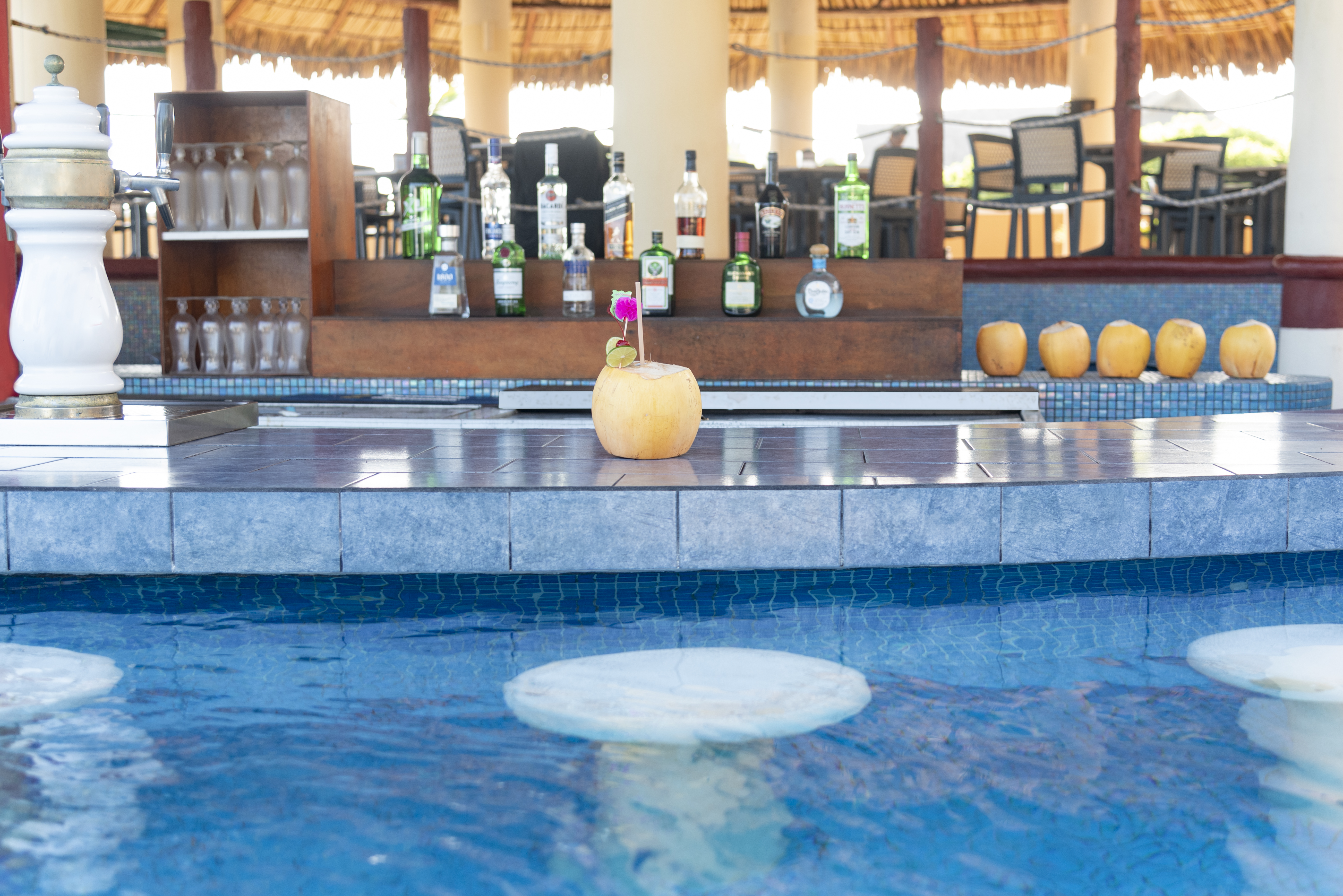 Bar 4, Cayman Suites, Taxisco