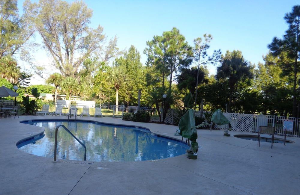 Mainstay Suites Fort Myers