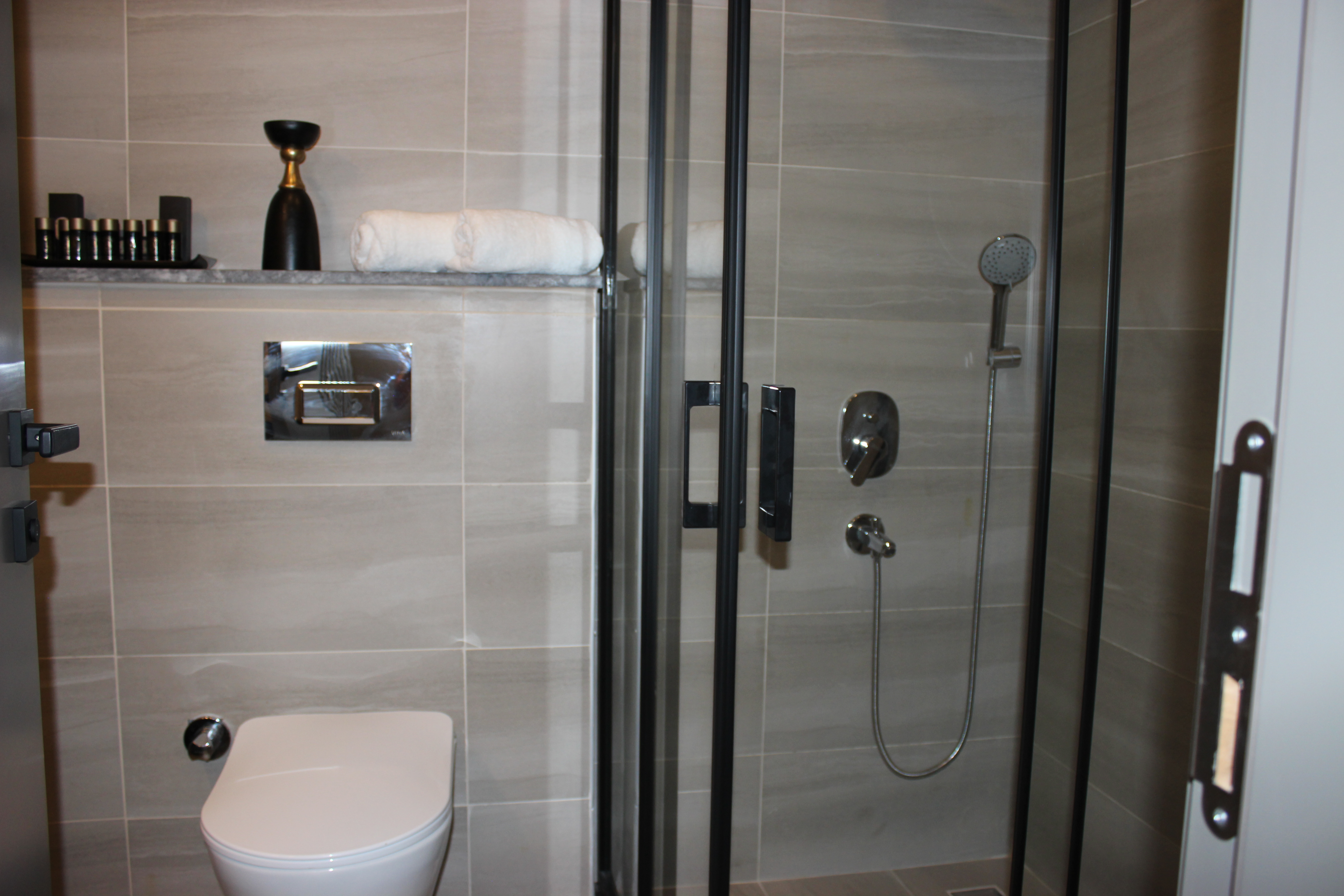Monalisa Hotels
