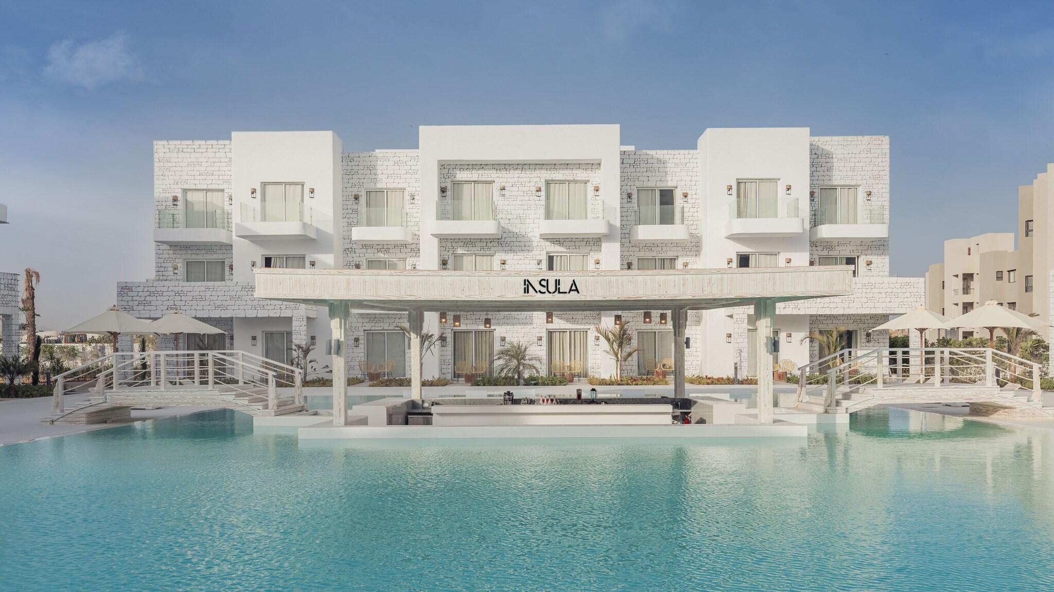 Tanoak Resort