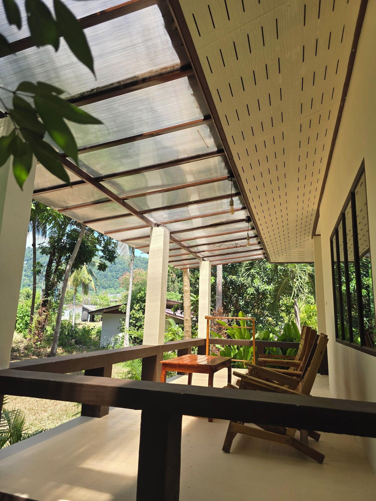 Terrace 2, Baan Long Beach, Ko Lanta