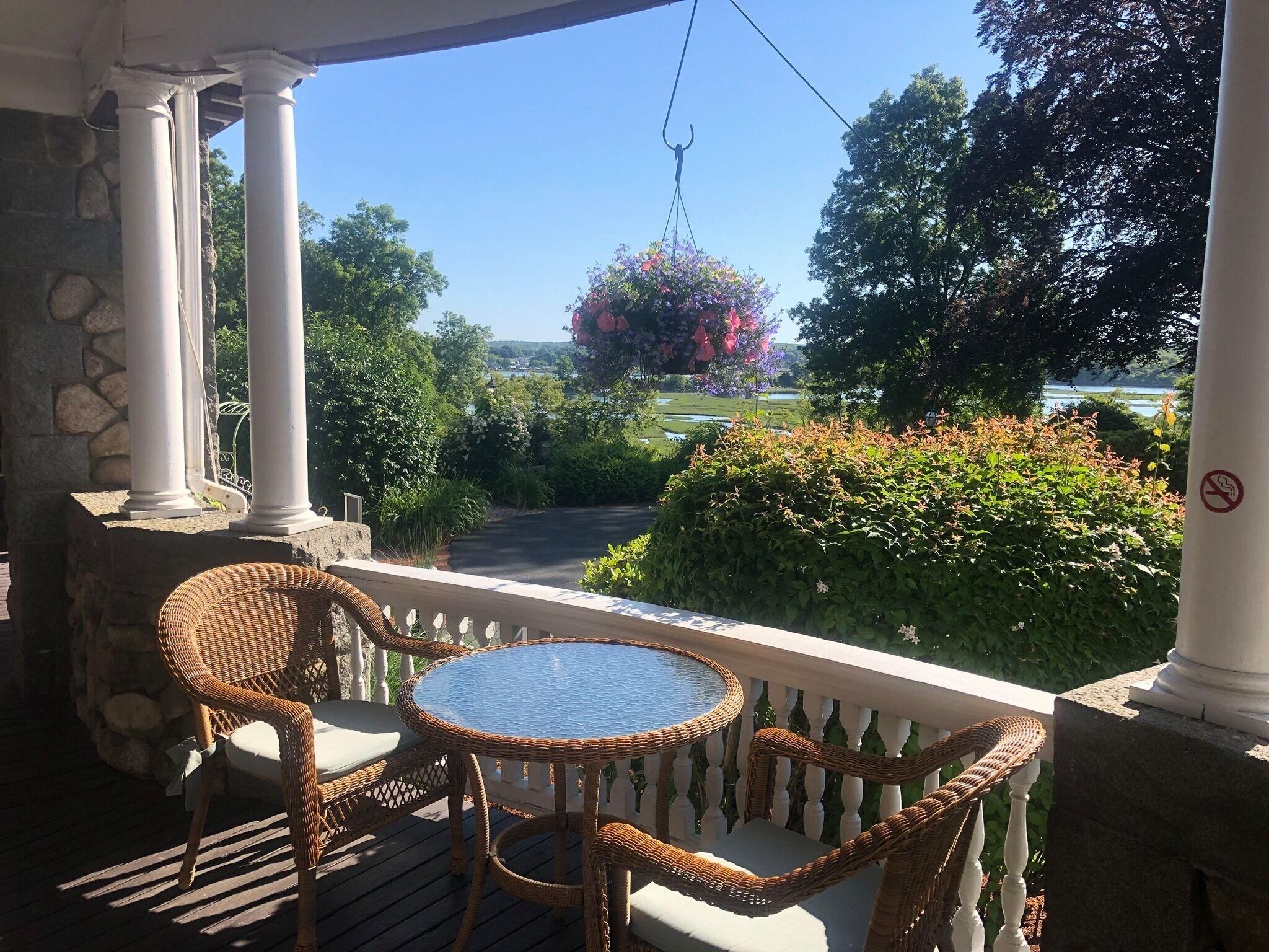 Castle Manor Inn