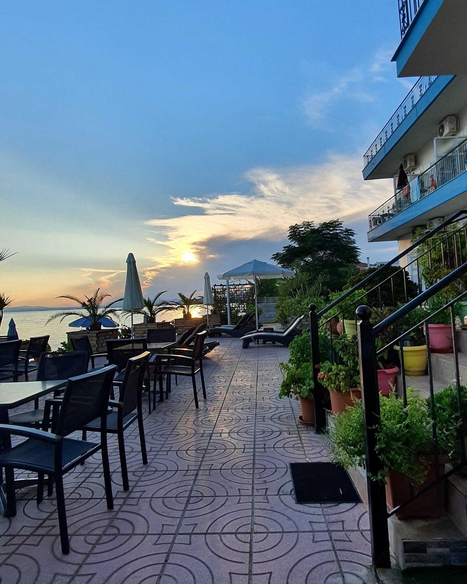 Artemis Hotel
