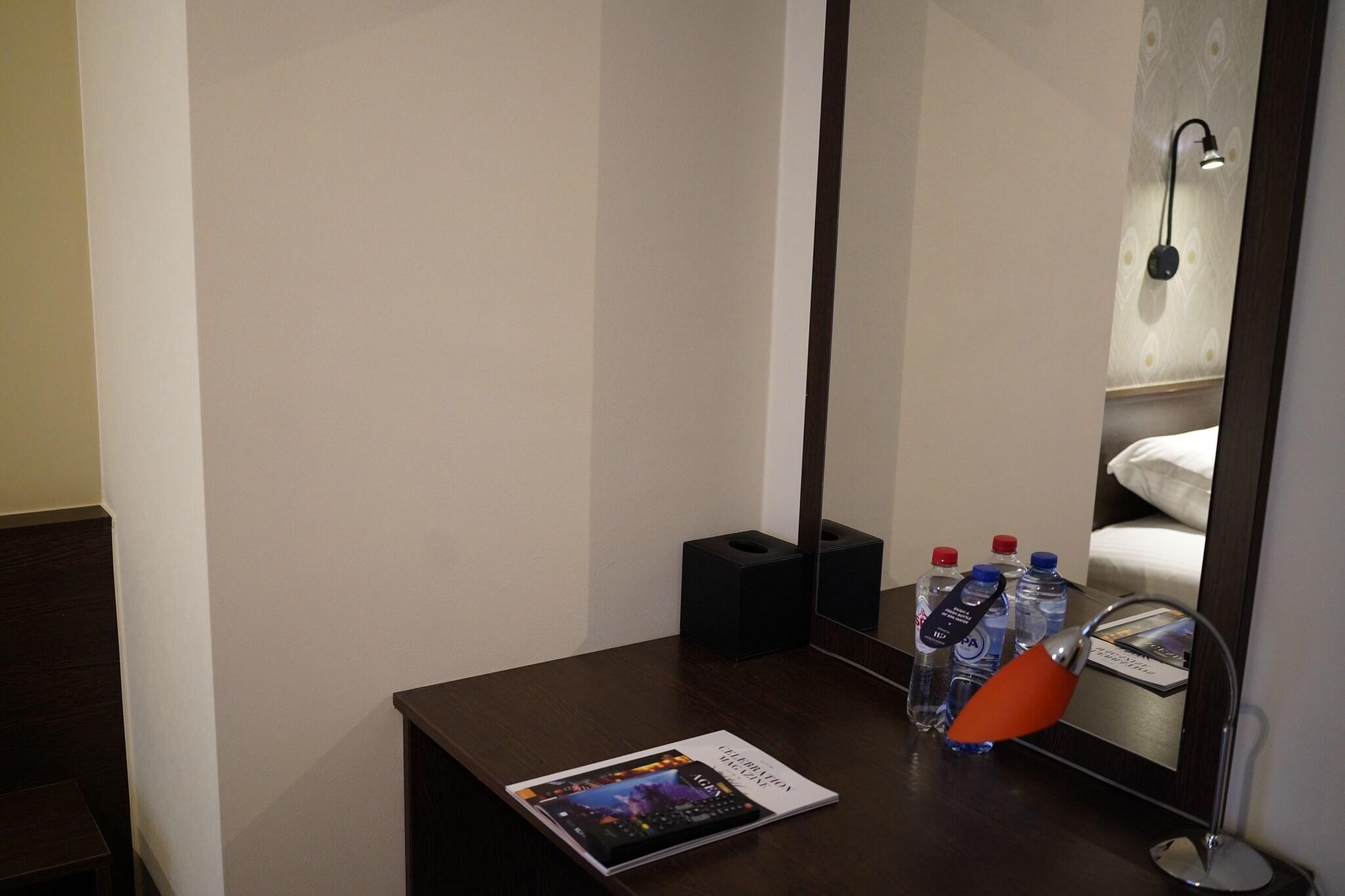 Hotel Corner House