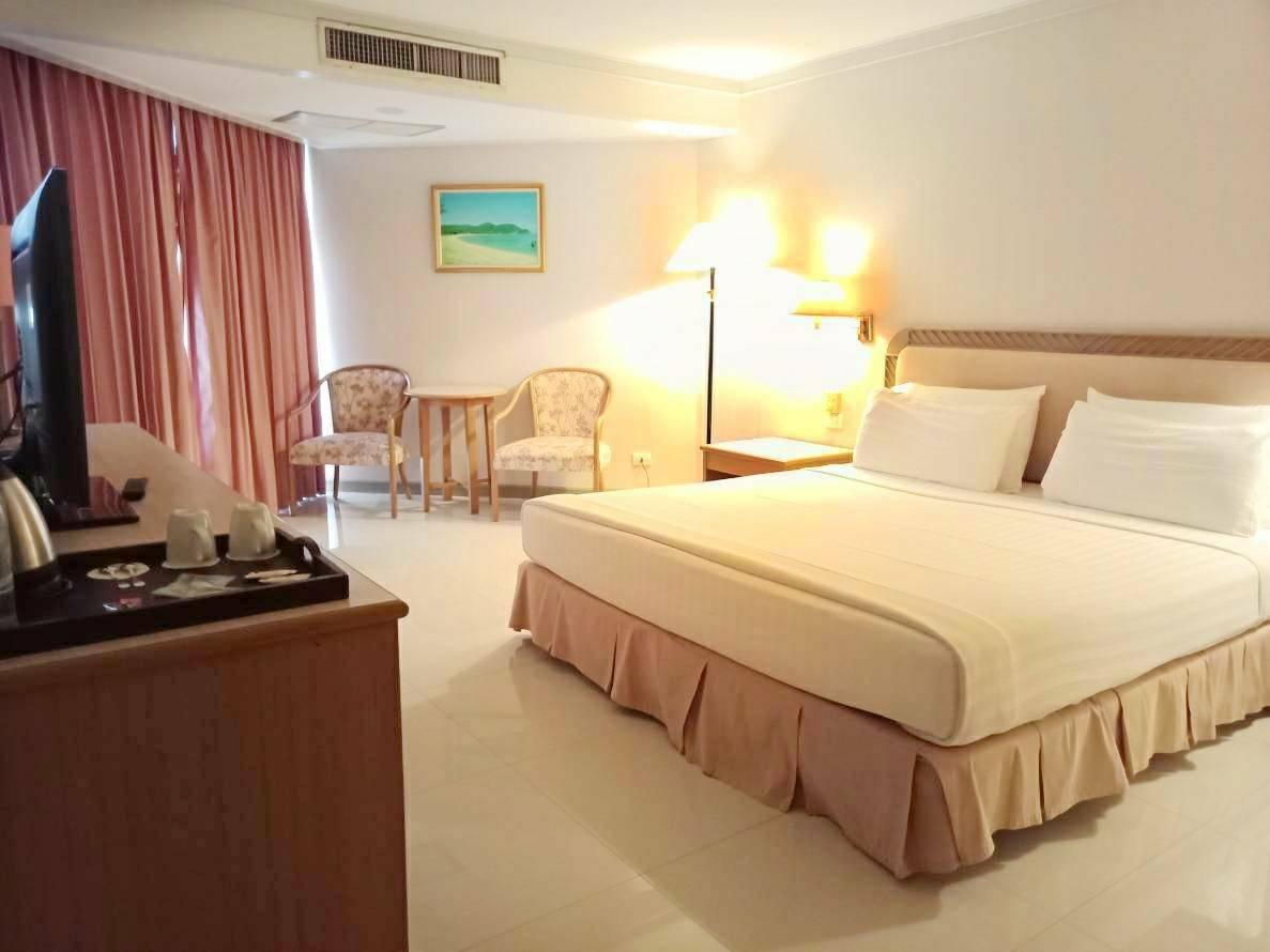Khanom Golden Beach Hotel