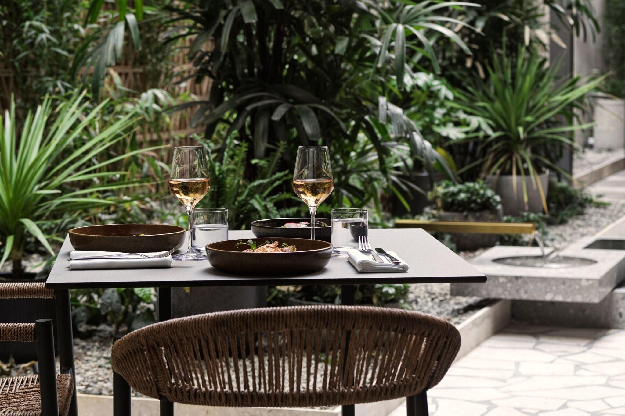 Monasty, Thessaloniki, Autograph Collection - photo