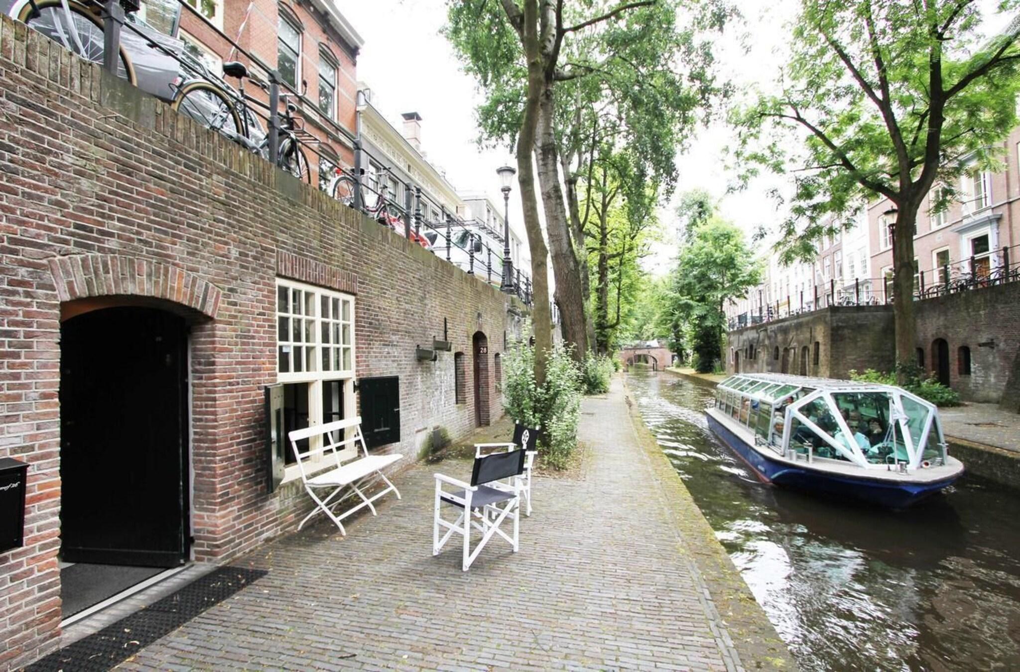 Court Hotel City Center Utrecht by null