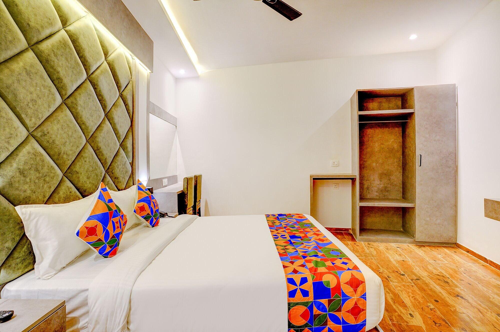 Fabhotel Gorrion International