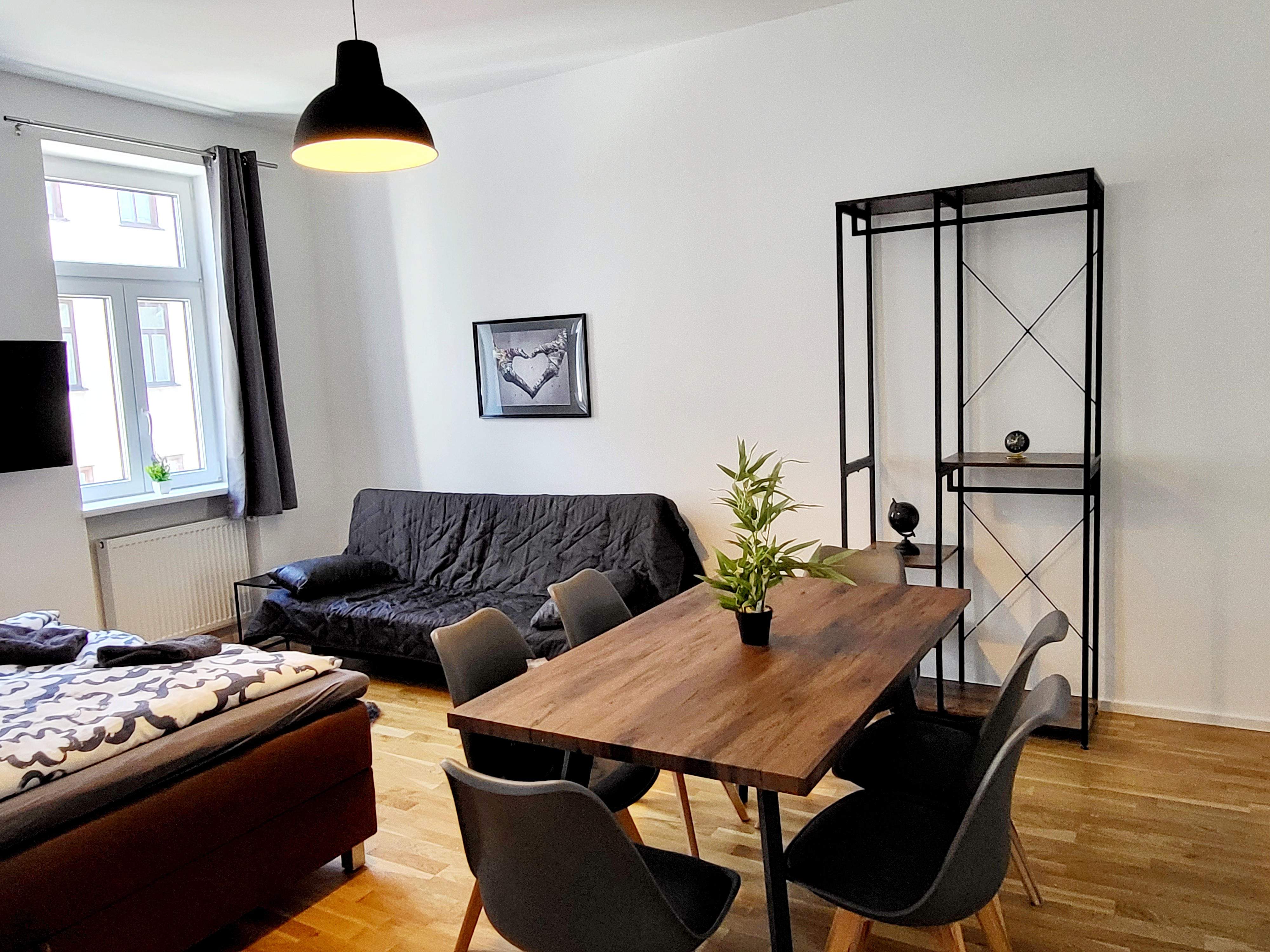 Siccardsburggasse Apartment With 1 Balcony