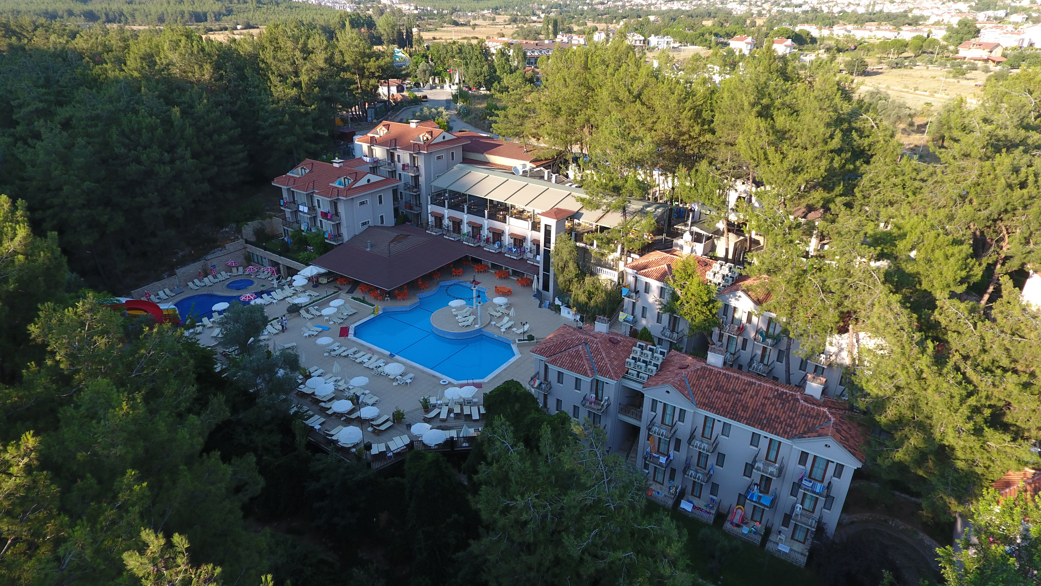 Hotel Pine Valley