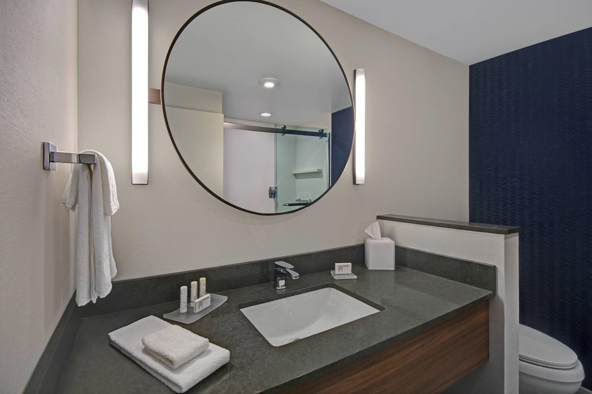 Fairfield Inn and Suites By Marriott Mansfield