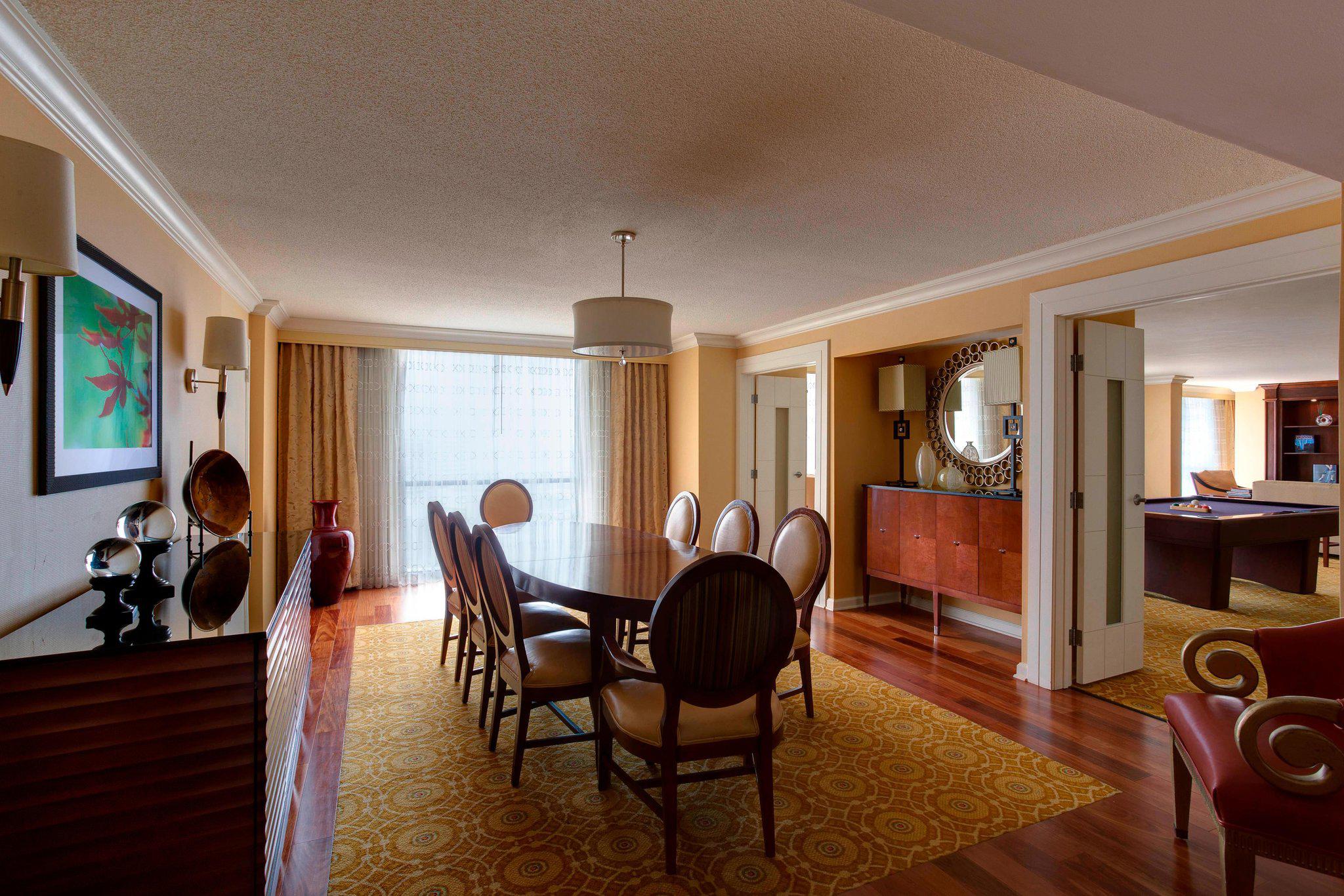 Dallas/Addison Marriott Quorum by the Galleria by null