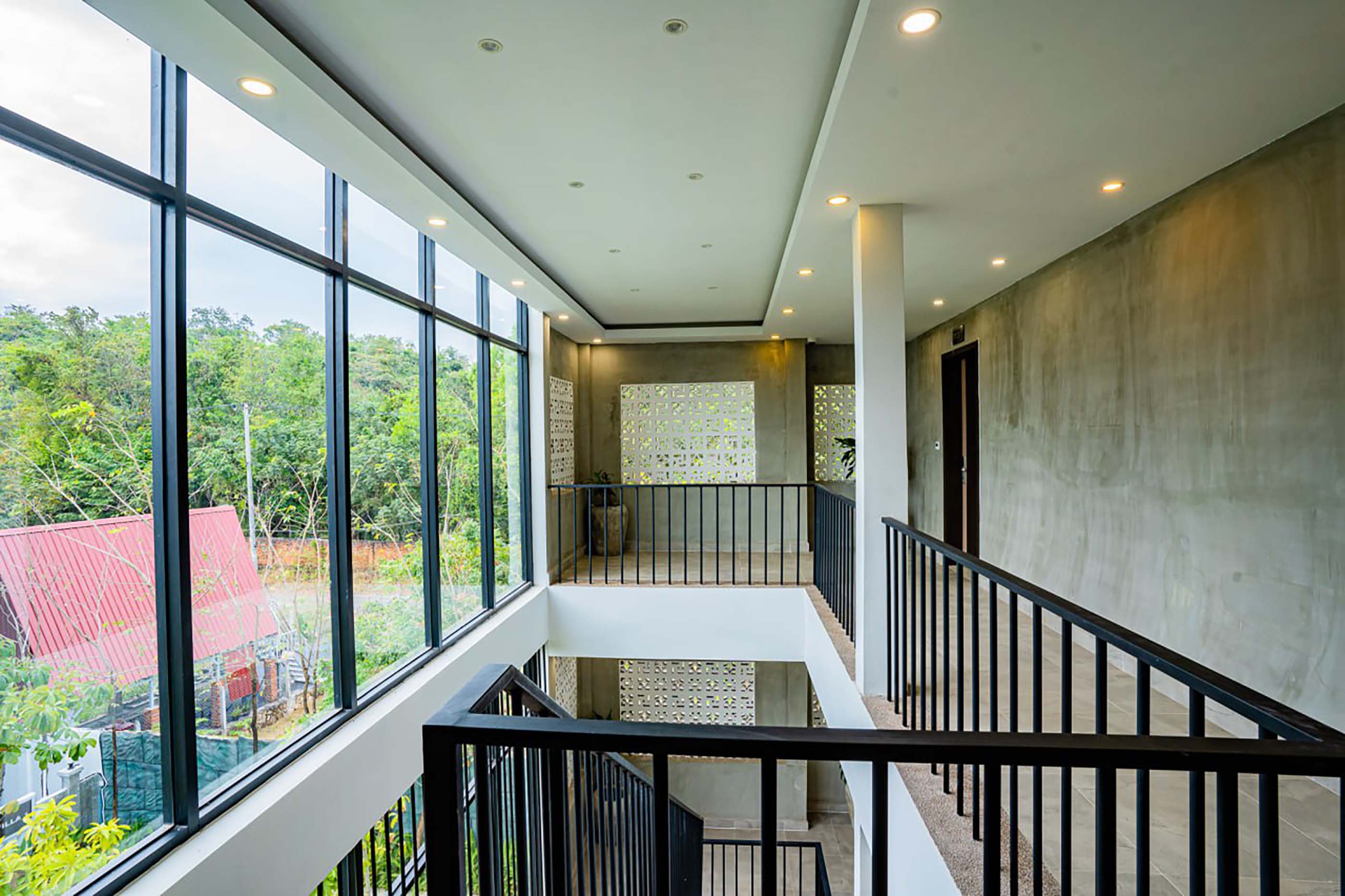 Rainforest Hotel By Nsun
