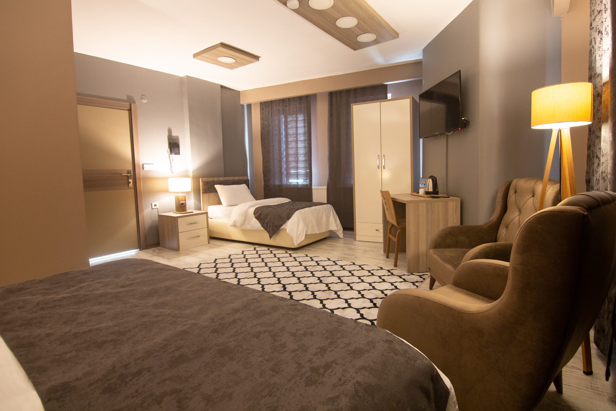 Staron Hotel