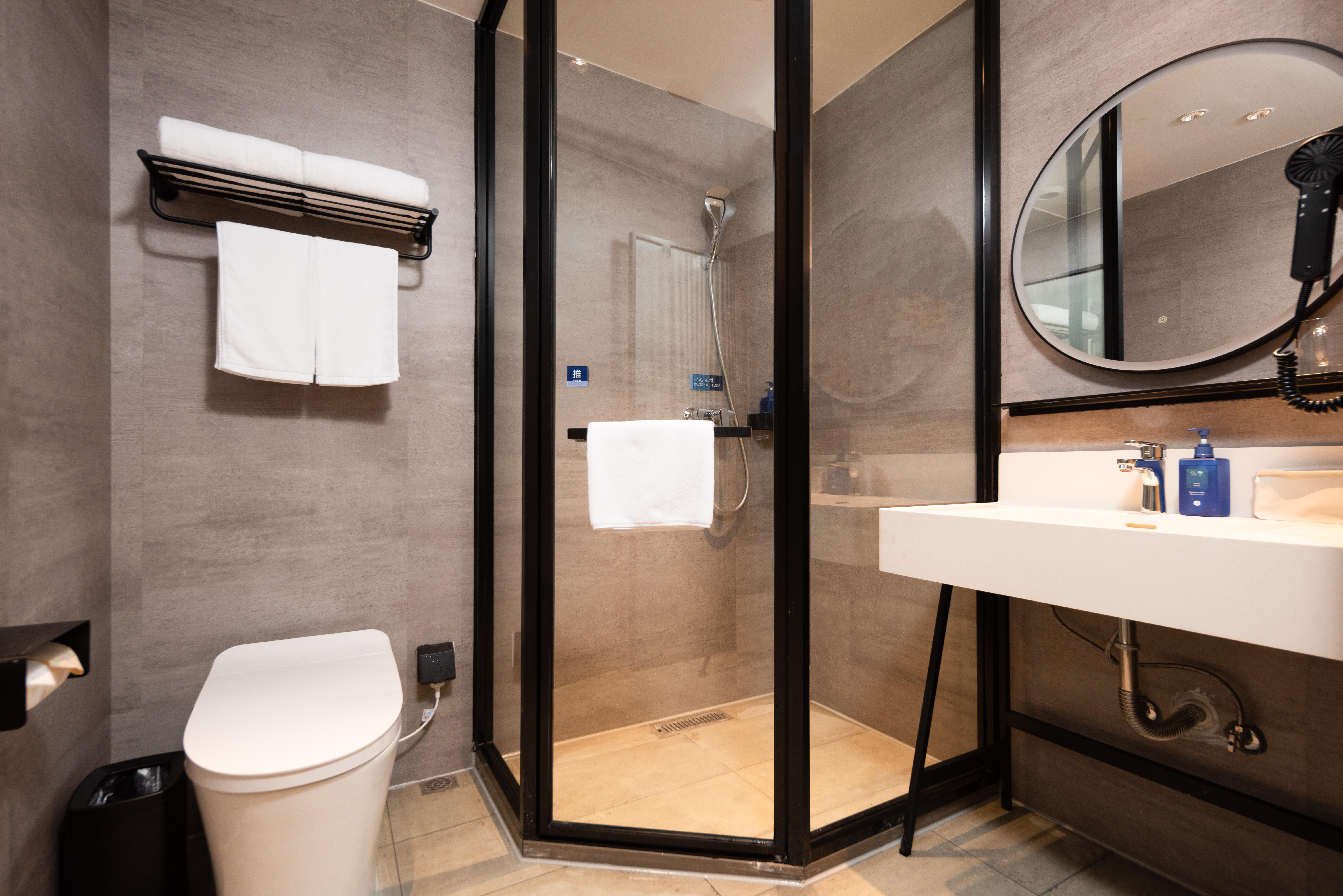Hanting Hotel Wuhan Hongshan Plaza Subway Station
