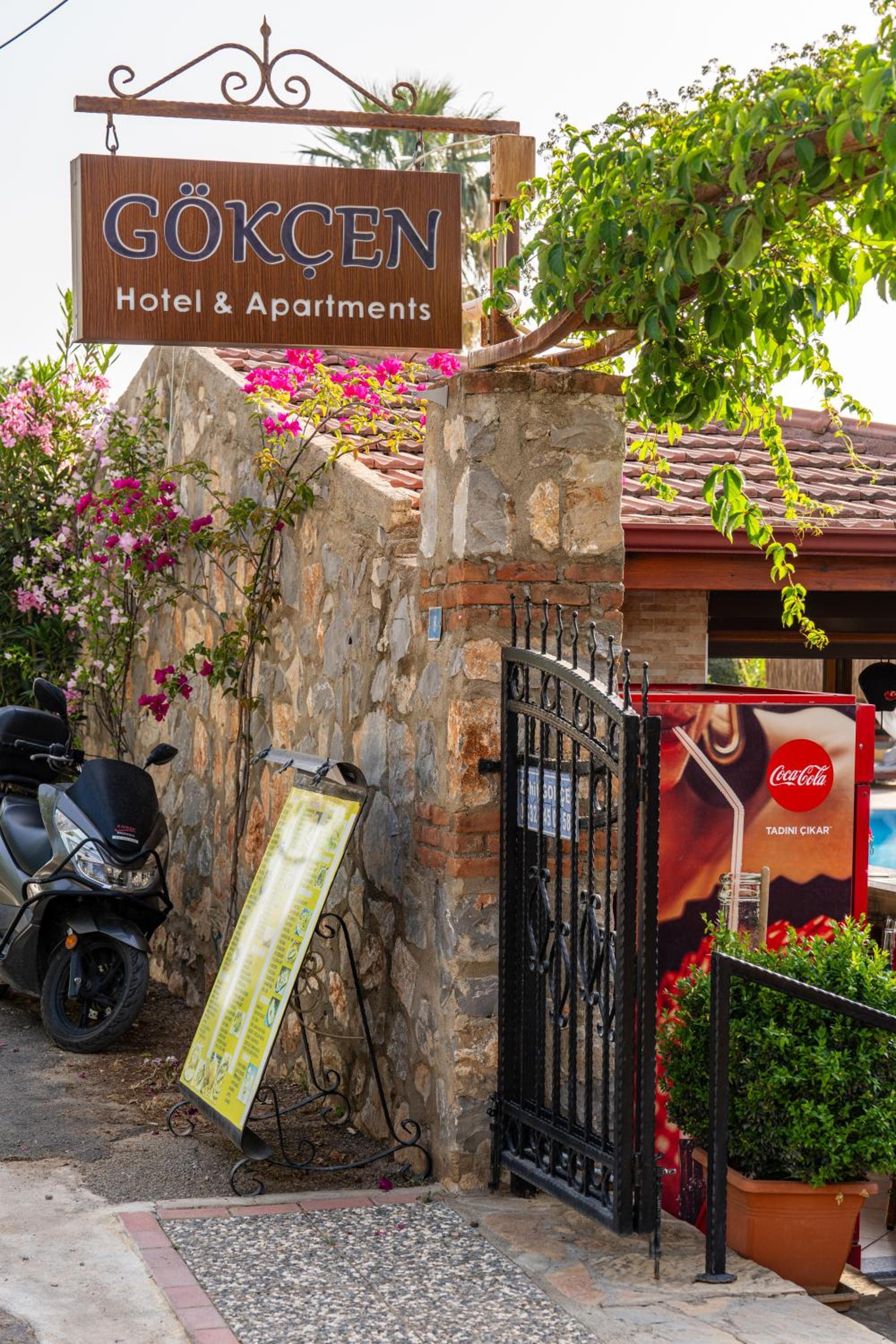 Gokcen Hotel & Apartments