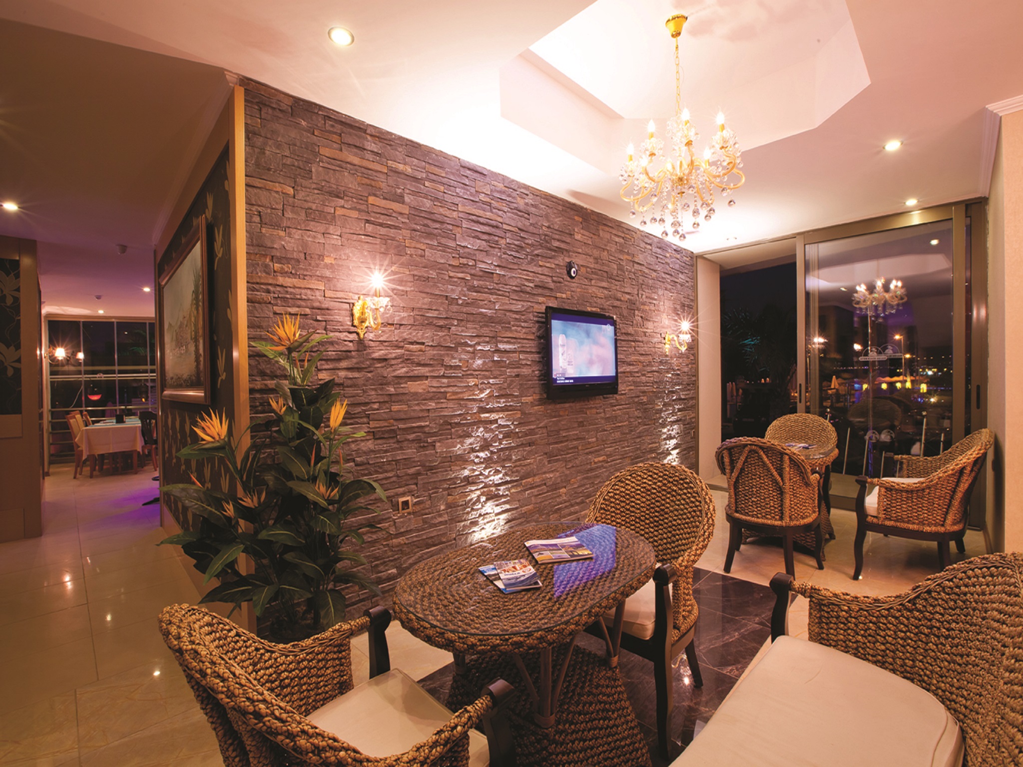 Malibu Beach Hotel - фото