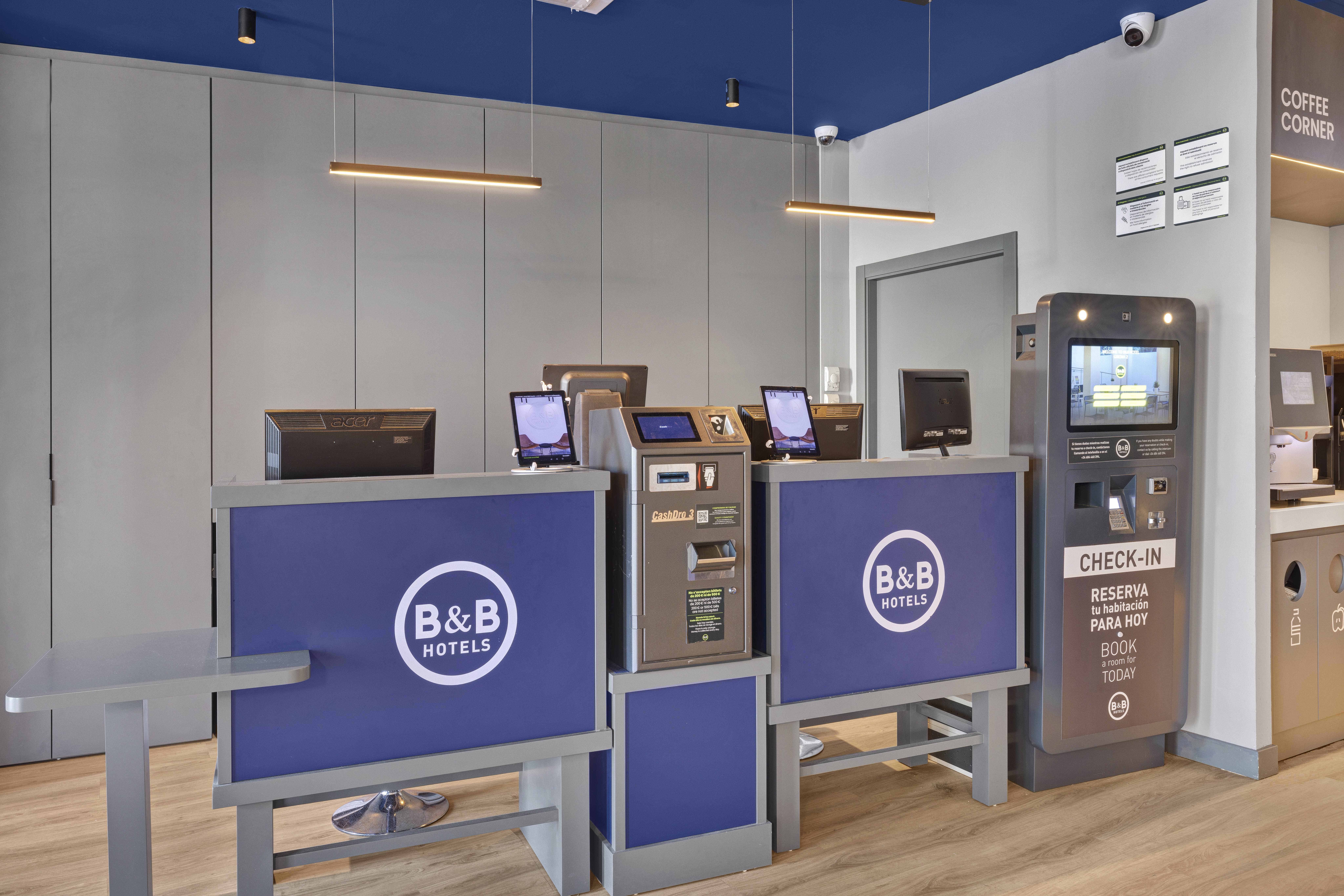 B&B HOTEL Girona 2