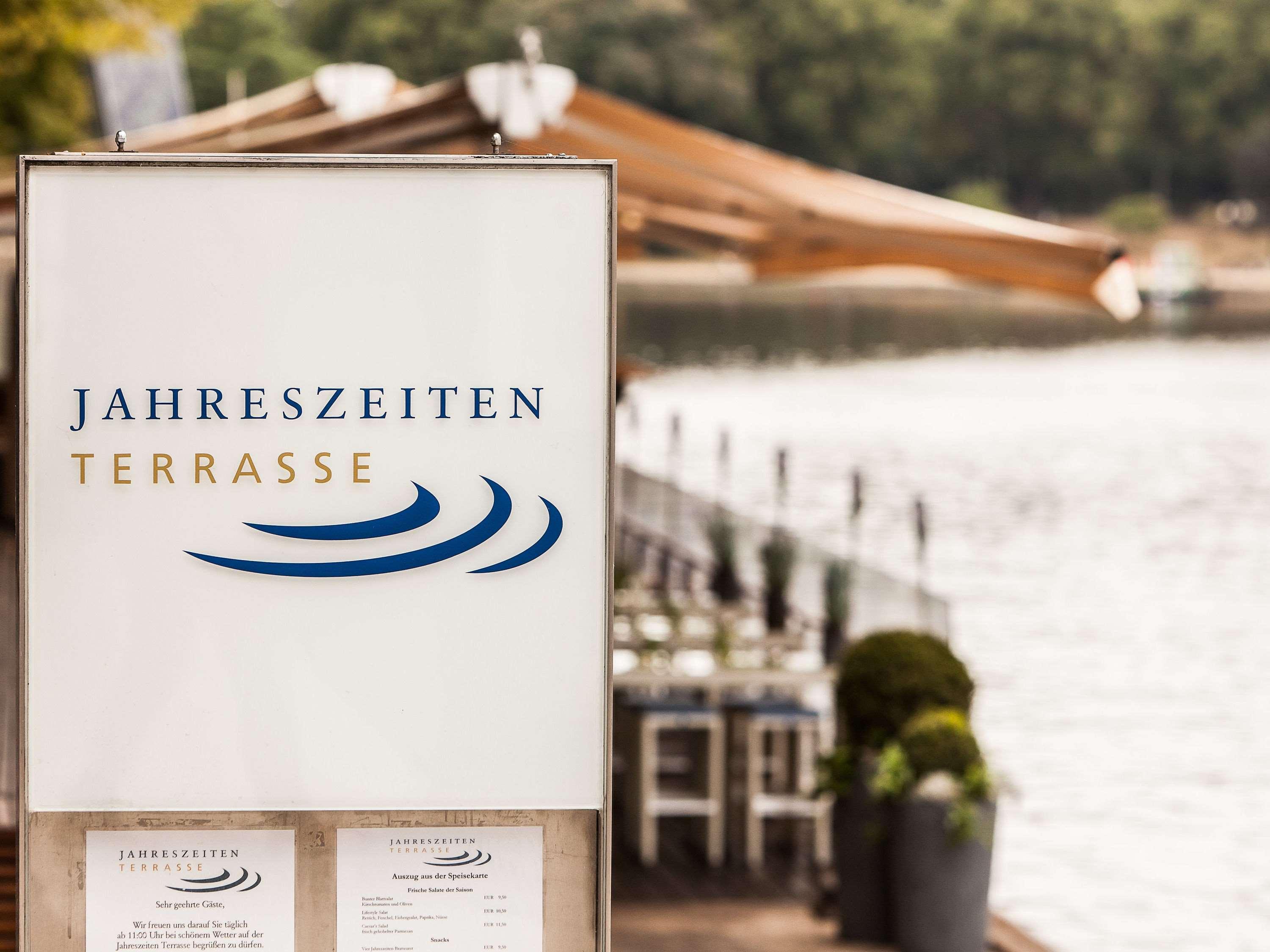 Fairmont Hotel Vier Jahreszeiten by null