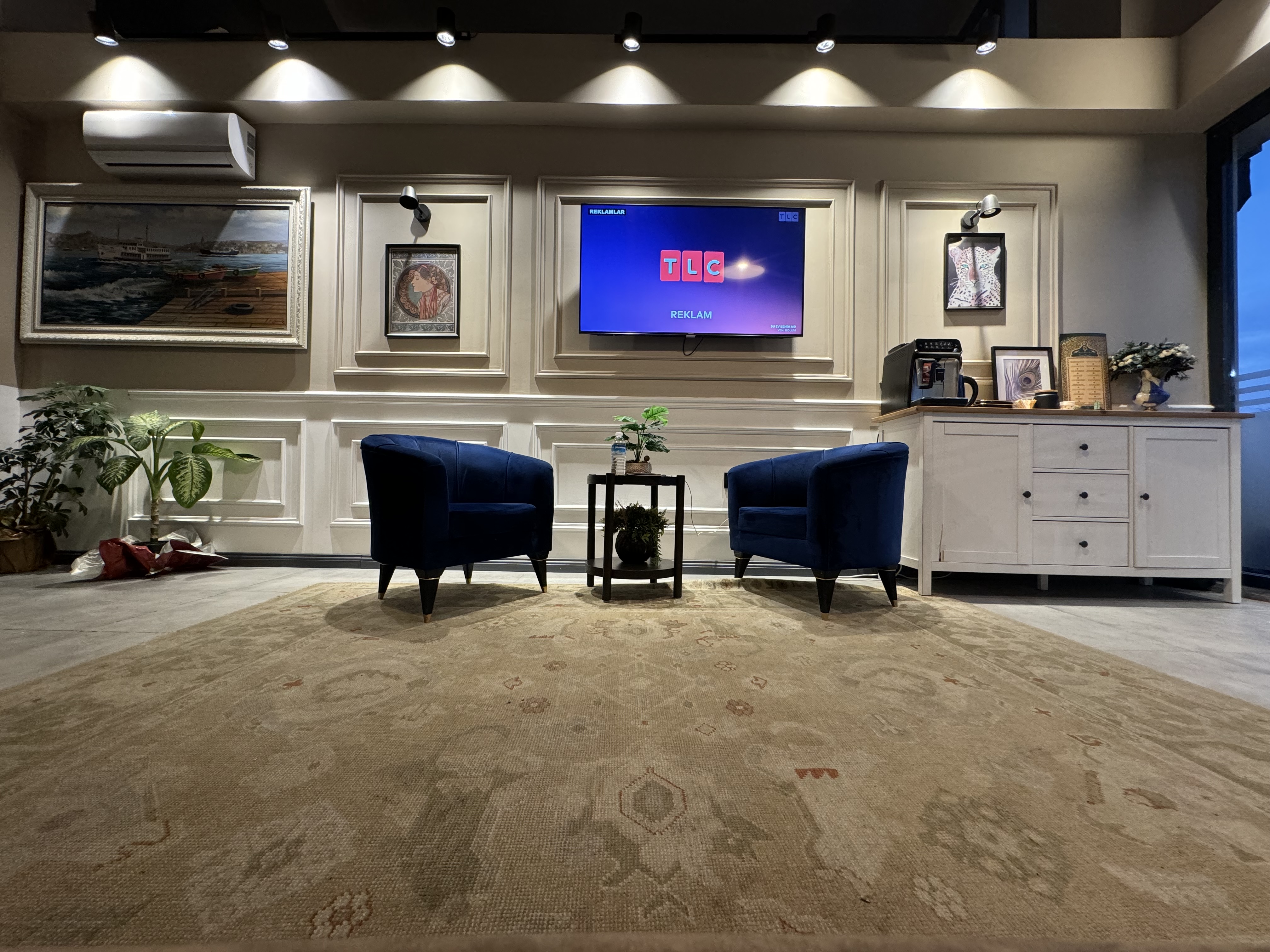 Loft Plus Hotel