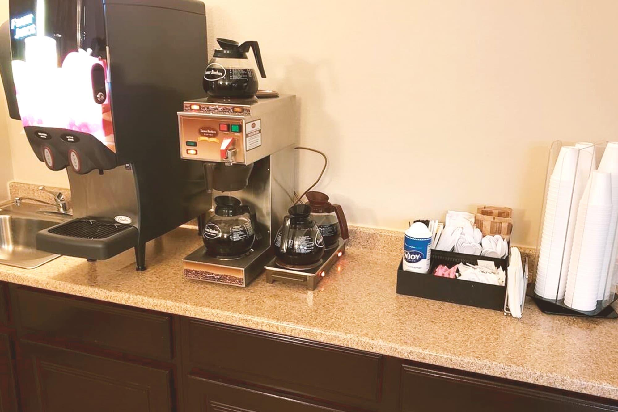 Norwood Inn & Suites Milwaukee