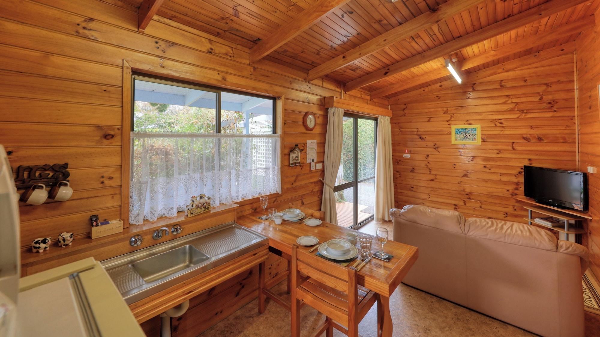 Room 5, Boat Harbour Garden Cottages, Waratah/Wynyard - Pt A