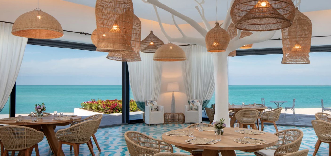 Anantara Retreat Santorini Abu Dhabi – Adults Only