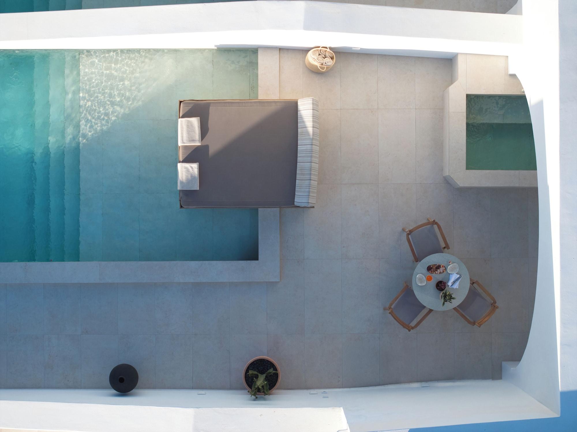Omna Caldera Suites