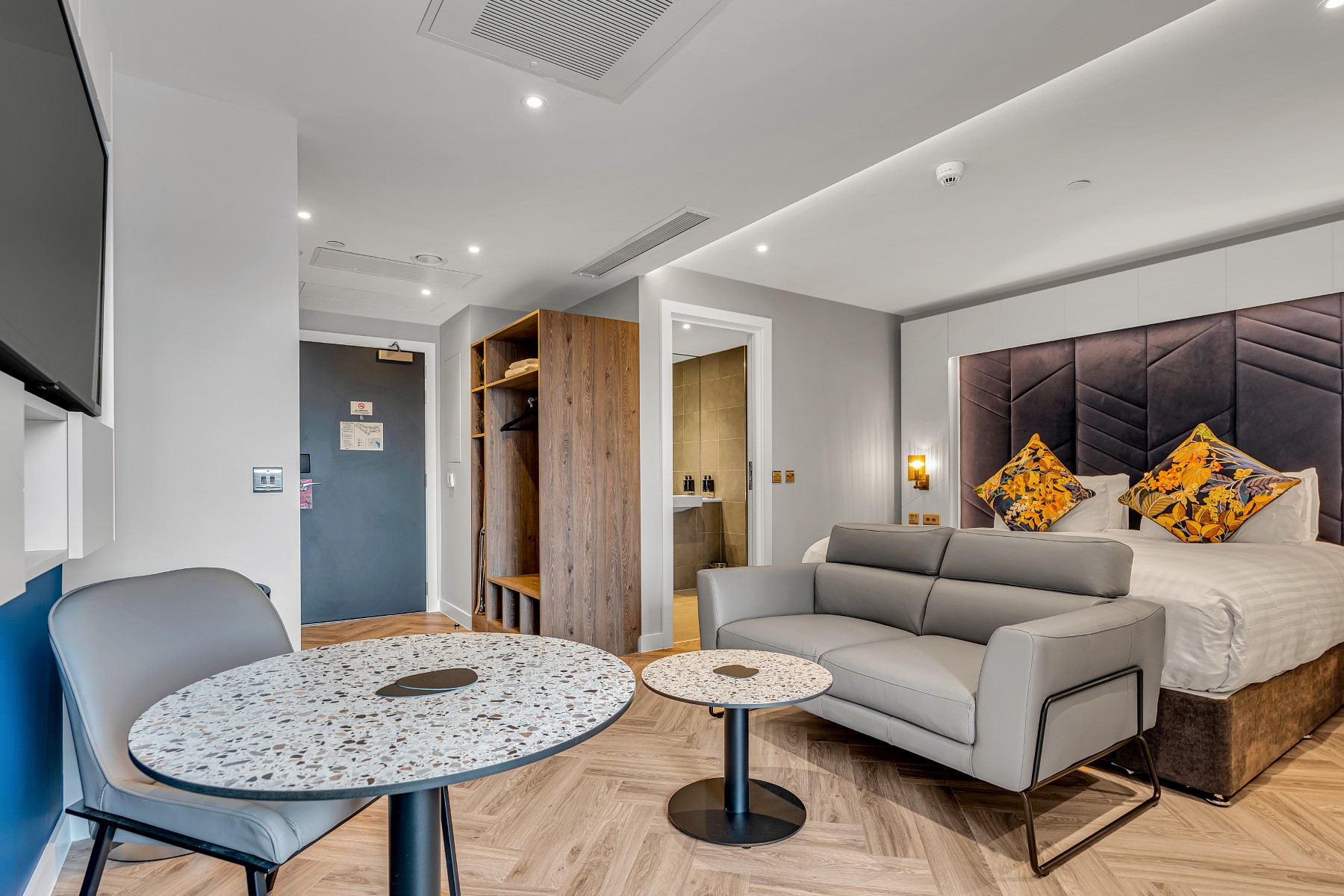 Large Studio Room
