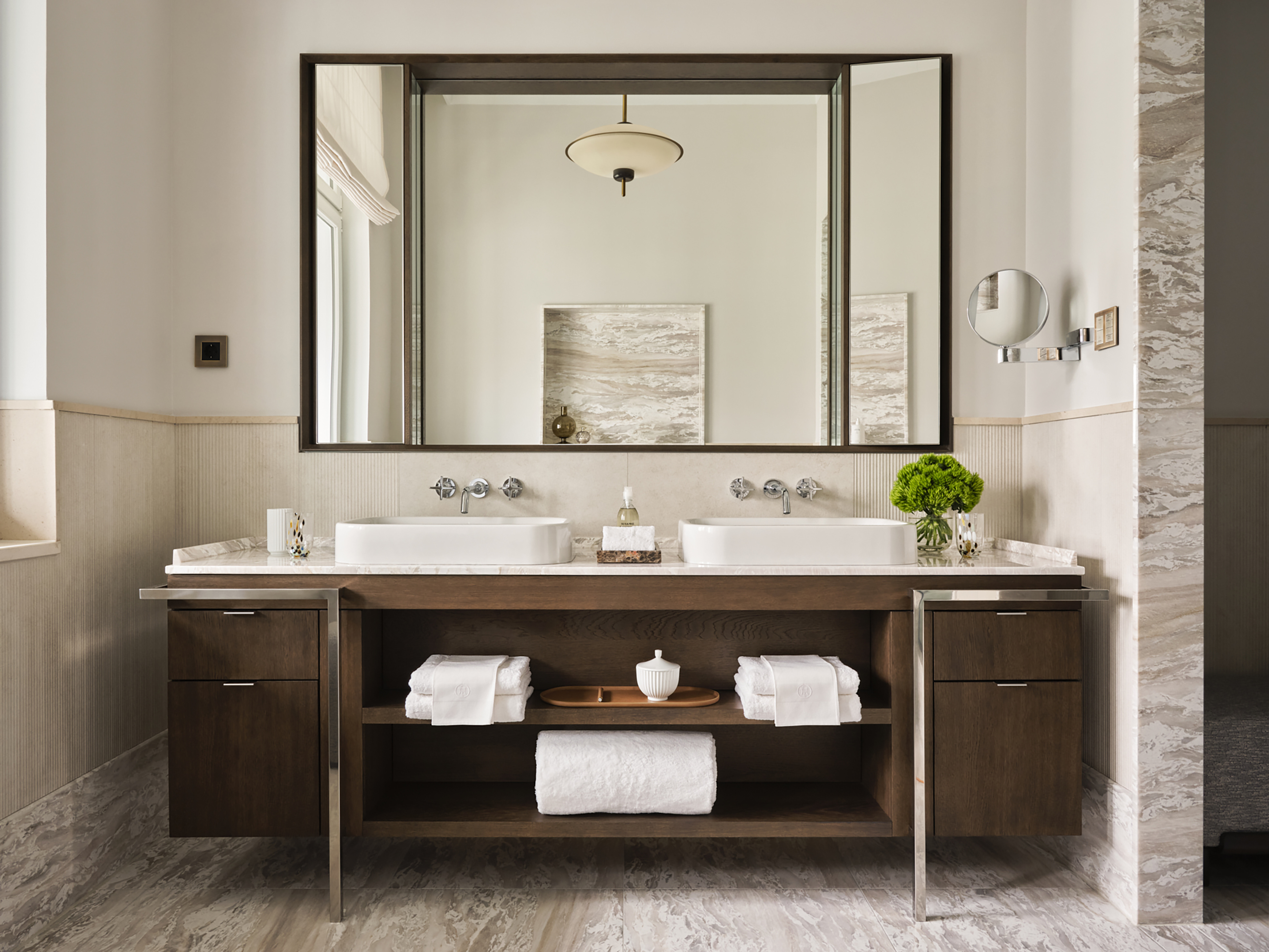 Rosewood Munich by null