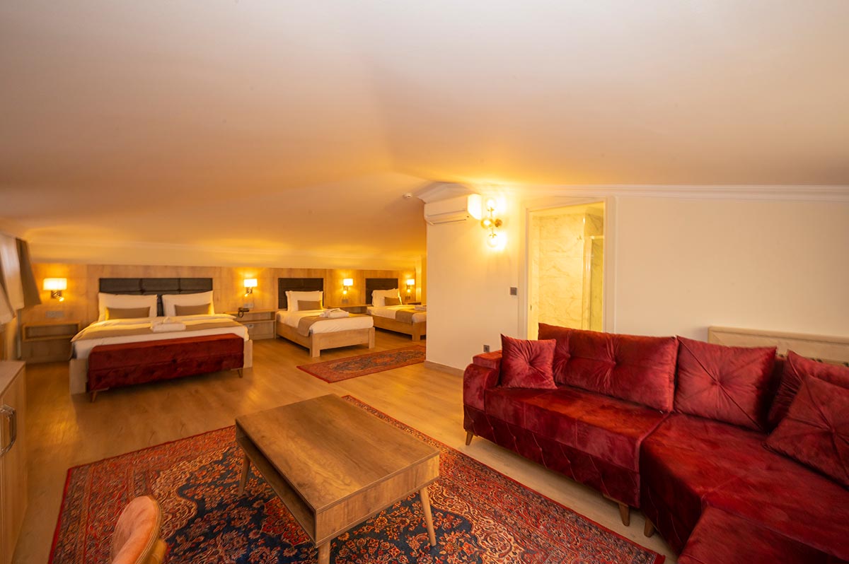 Porta Romanos Hotel