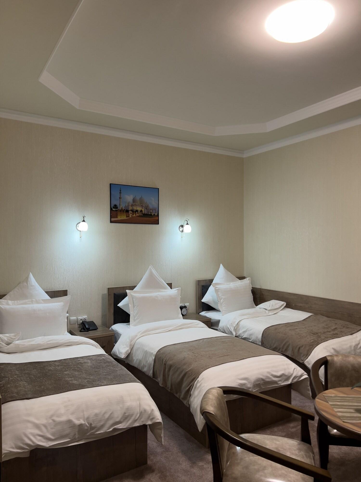 Khan Palace Hotel