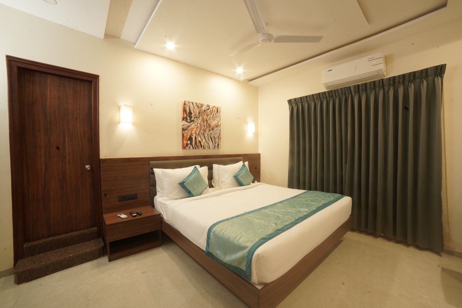Hotel Sitara Grand