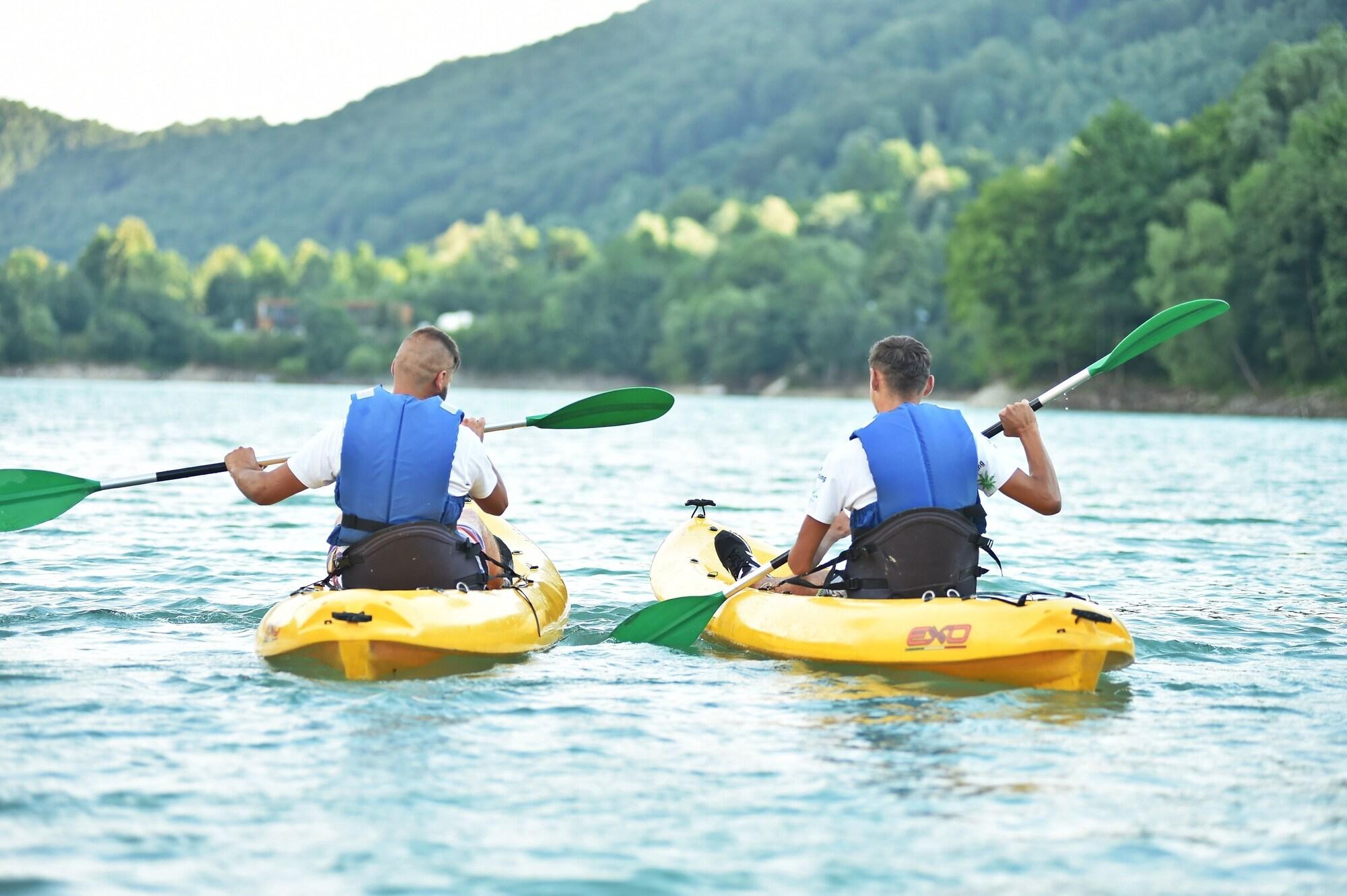 Atra Doftana by null