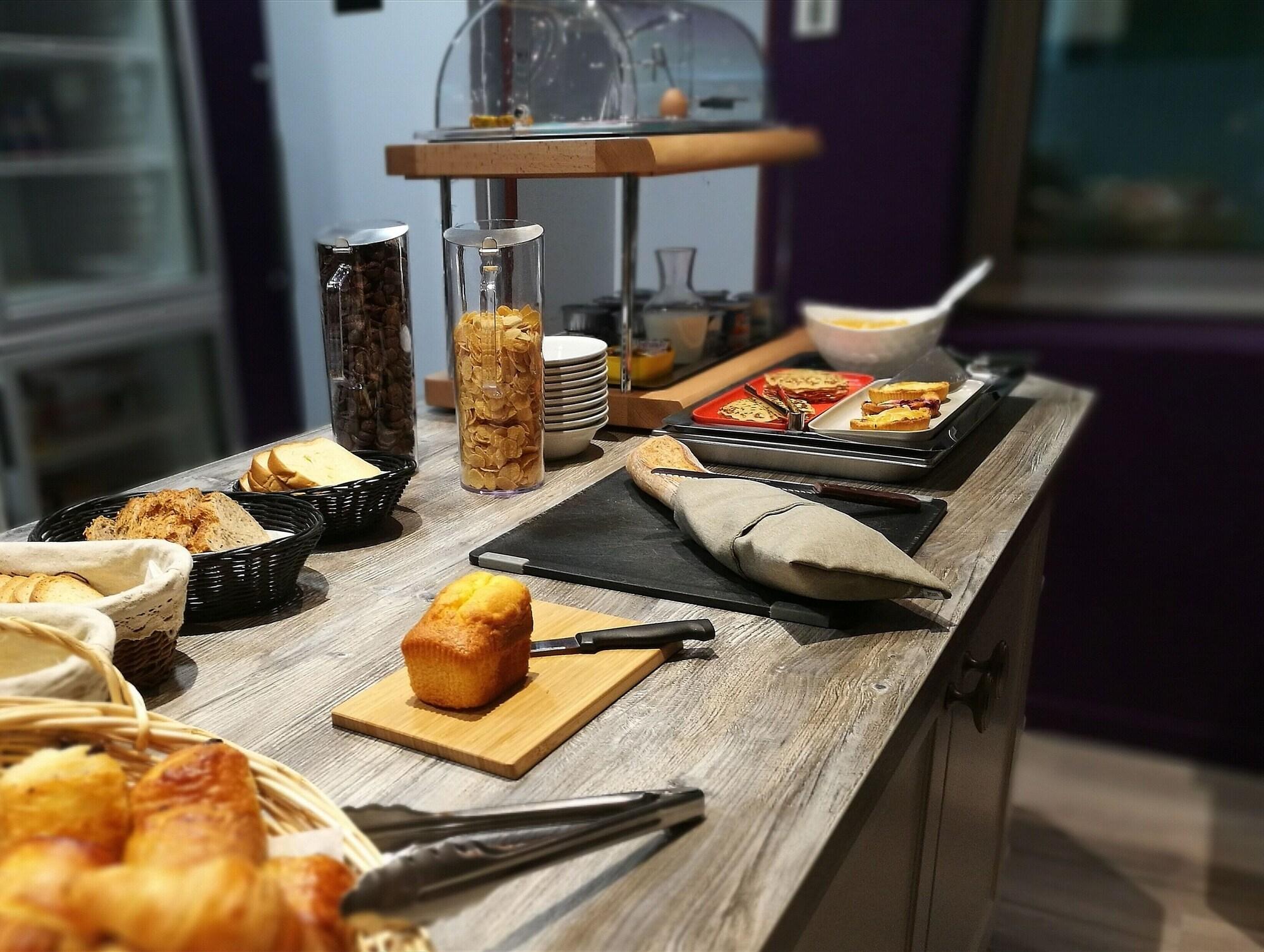 Logis Hotel Lodge La Valette