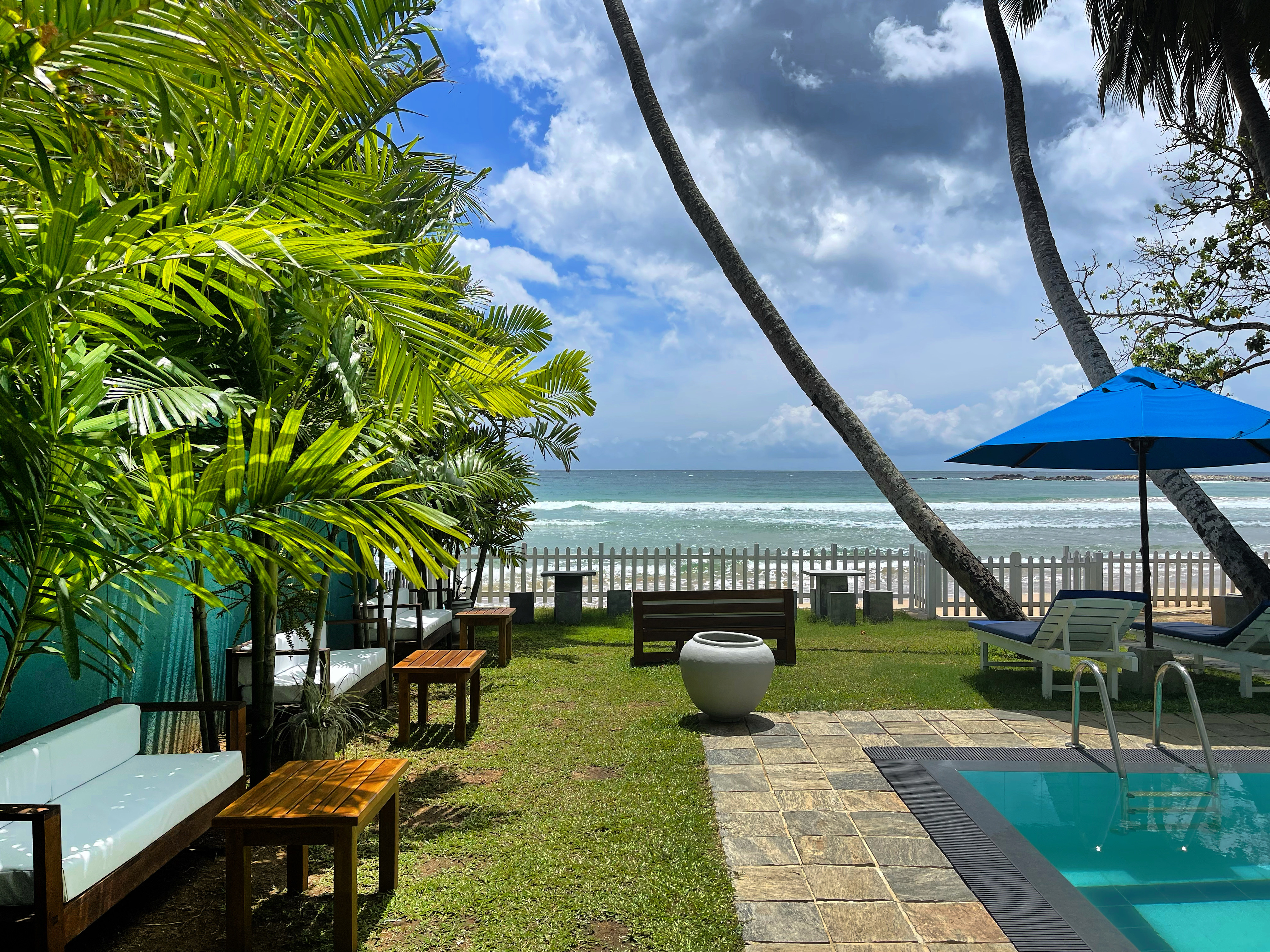 Smeralda Beach Hotel Dikwella - photo