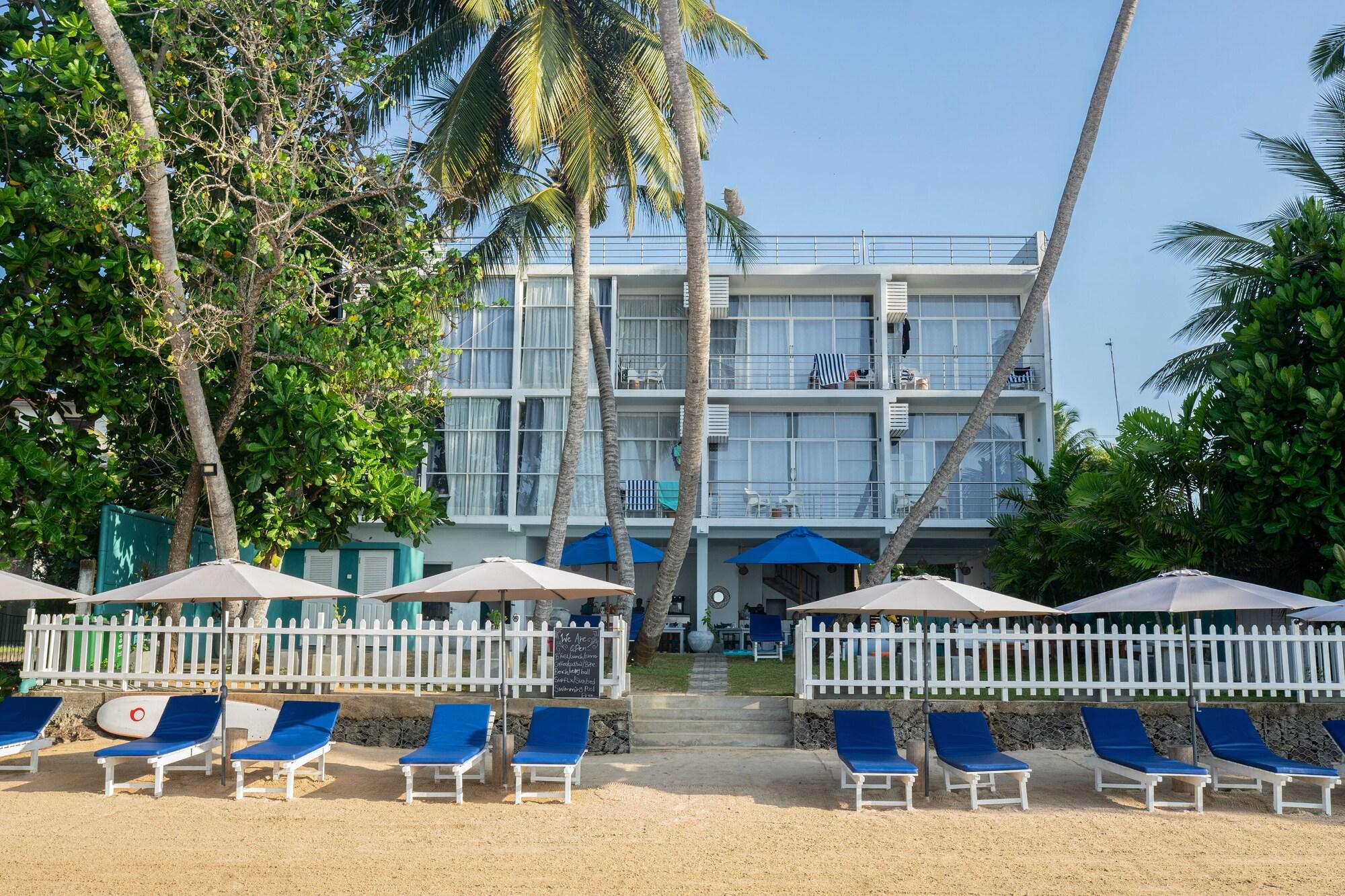 Smeralda Beach Hotel Dikwella - photo