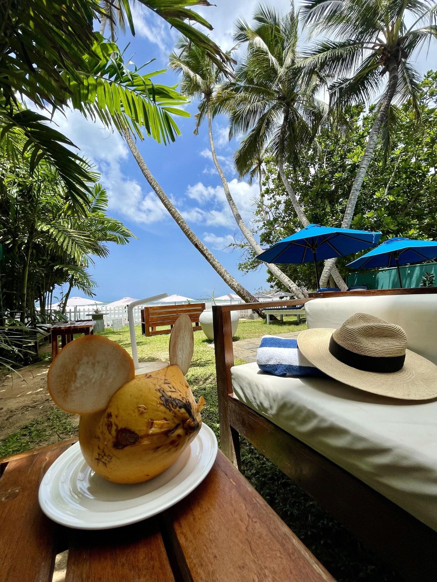 Smeralda Beach Hotel Dikwella - photo