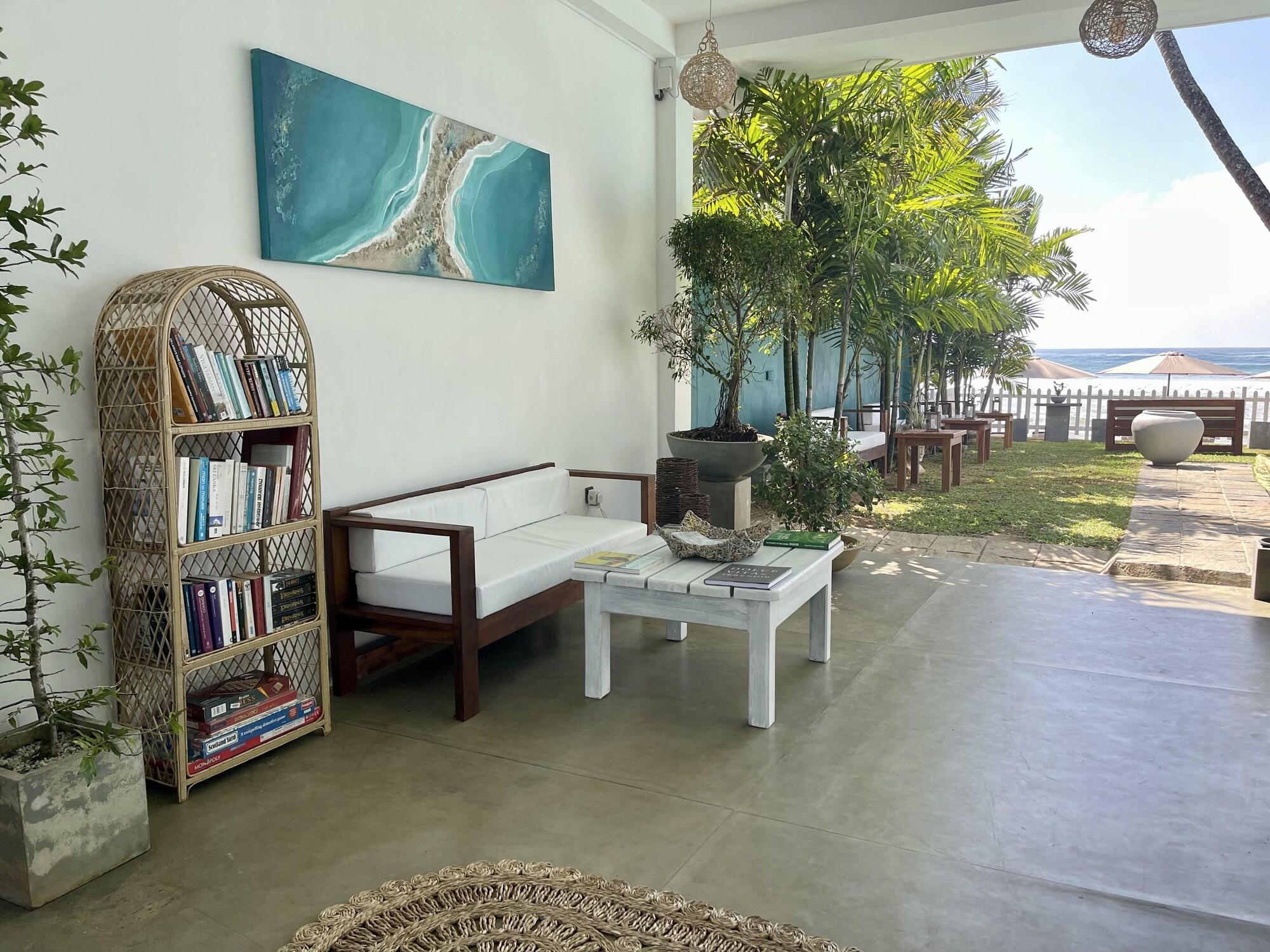 Smeralda Beach Hotel Dikwella - photo