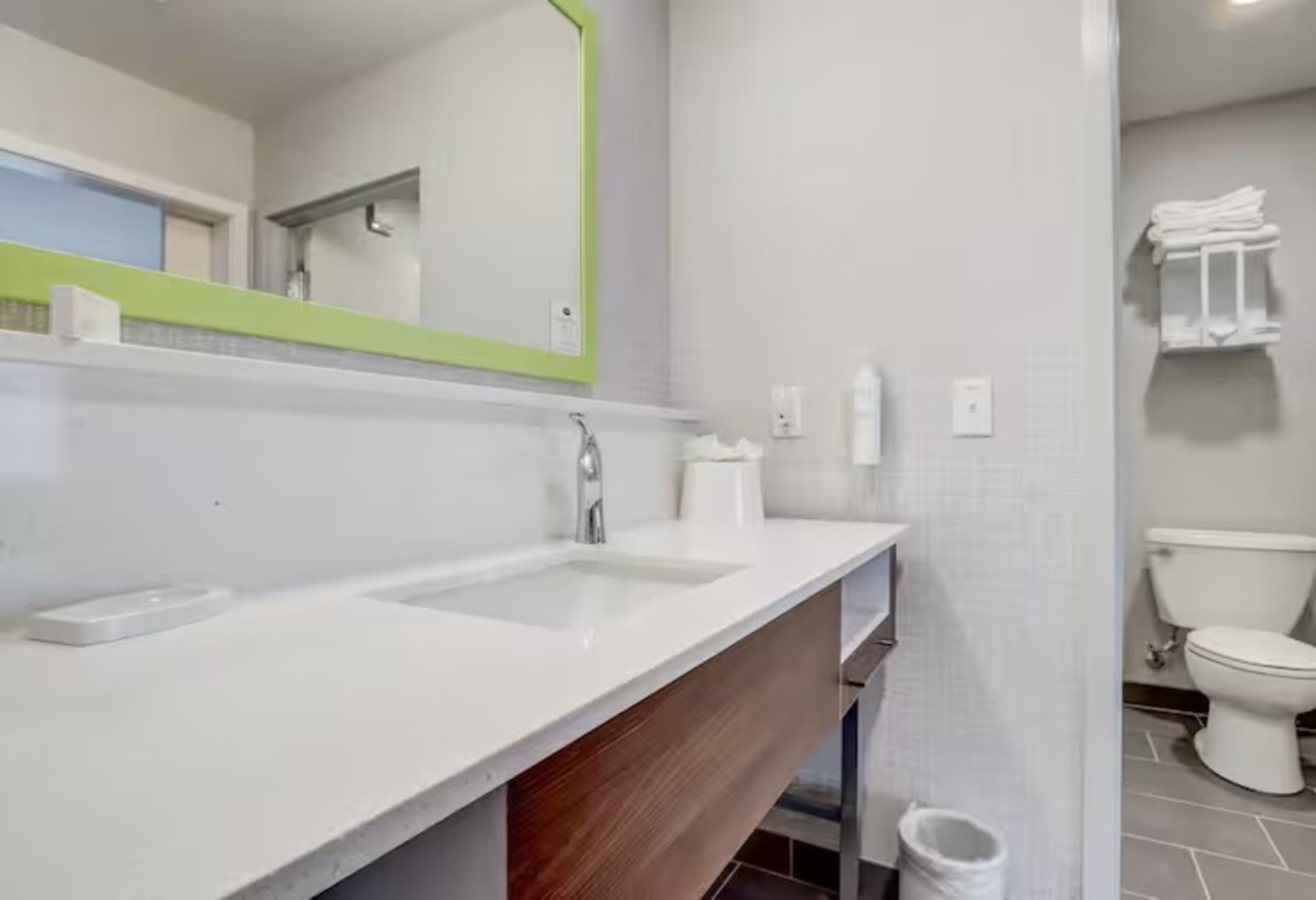 Hampton Inn & Suites Cincinnati Midtown Rookwood